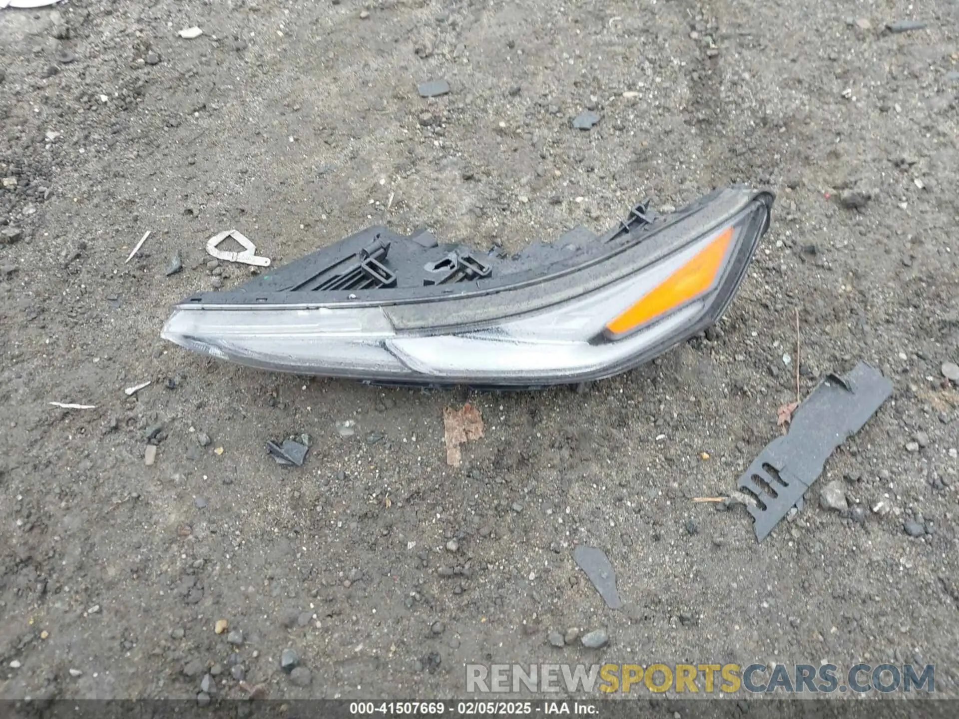 12 Photograph of a damaged car 5NMS5CAA6LH276416 HYUNDAI SANTA FE 2020