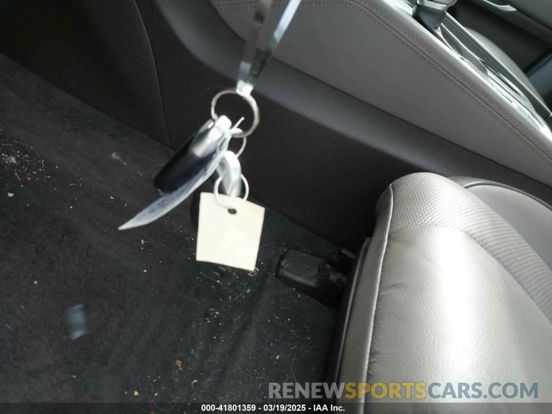 11 Photograph of a damaged car 5NMS5CAA8LH280600 HYUNDAI SANTA FE 2020