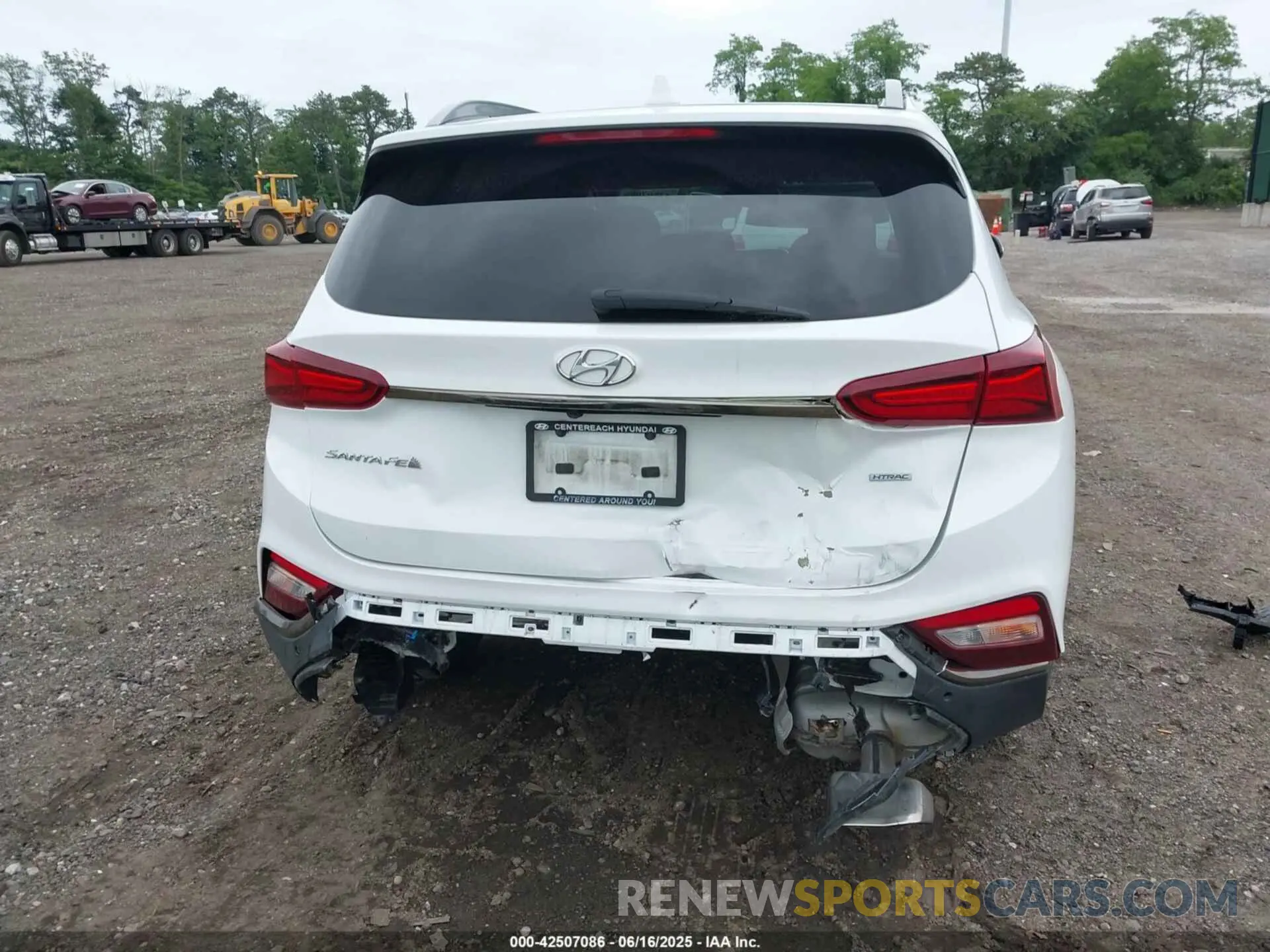 16 Photograph of a damaged car 5NMS5CAD4LH207587 HYUNDAI SANTA FE 2020