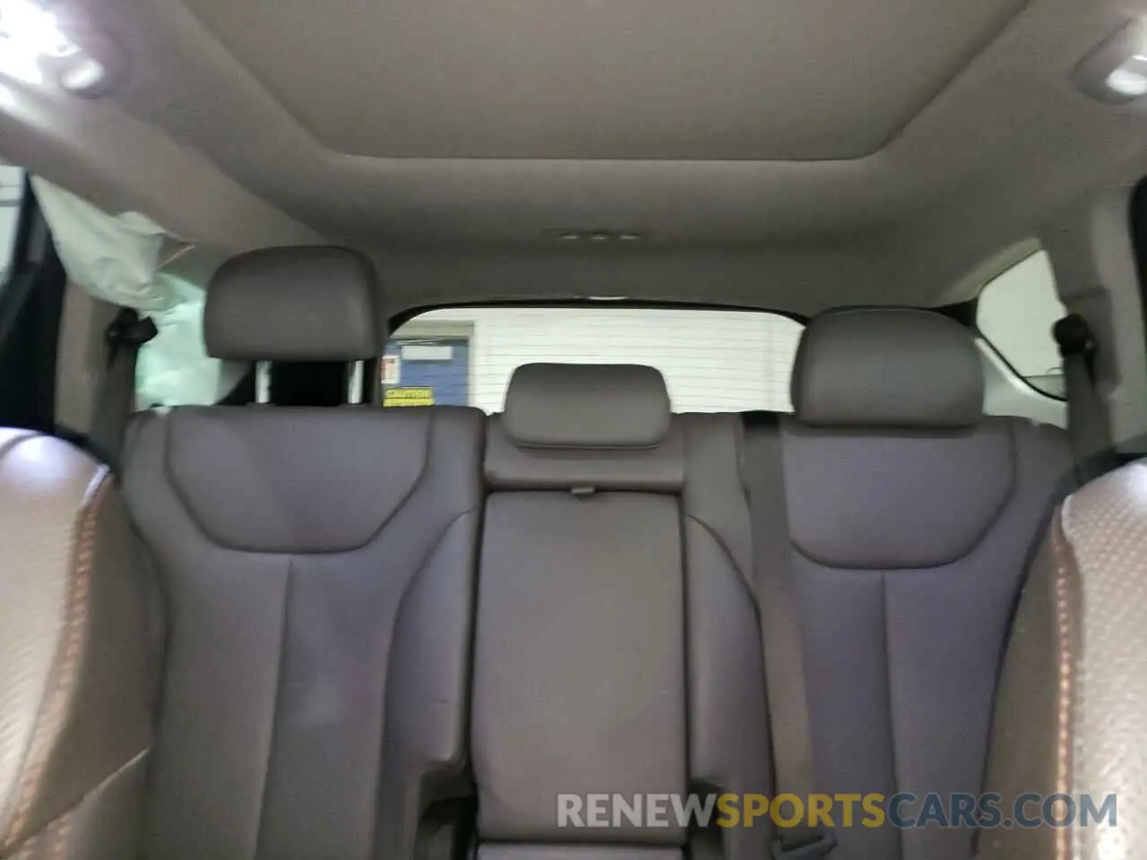 10 Photograph of a damaged car 5NMS5CAD5LH269323 HYUNDAI SANTA FE 2020