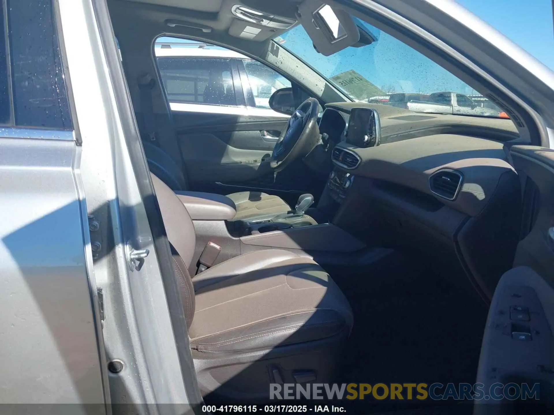 5 Photograph of a damaged car 5NMS5CAD6LH304340 HYUNDAI SANTA FE 2020