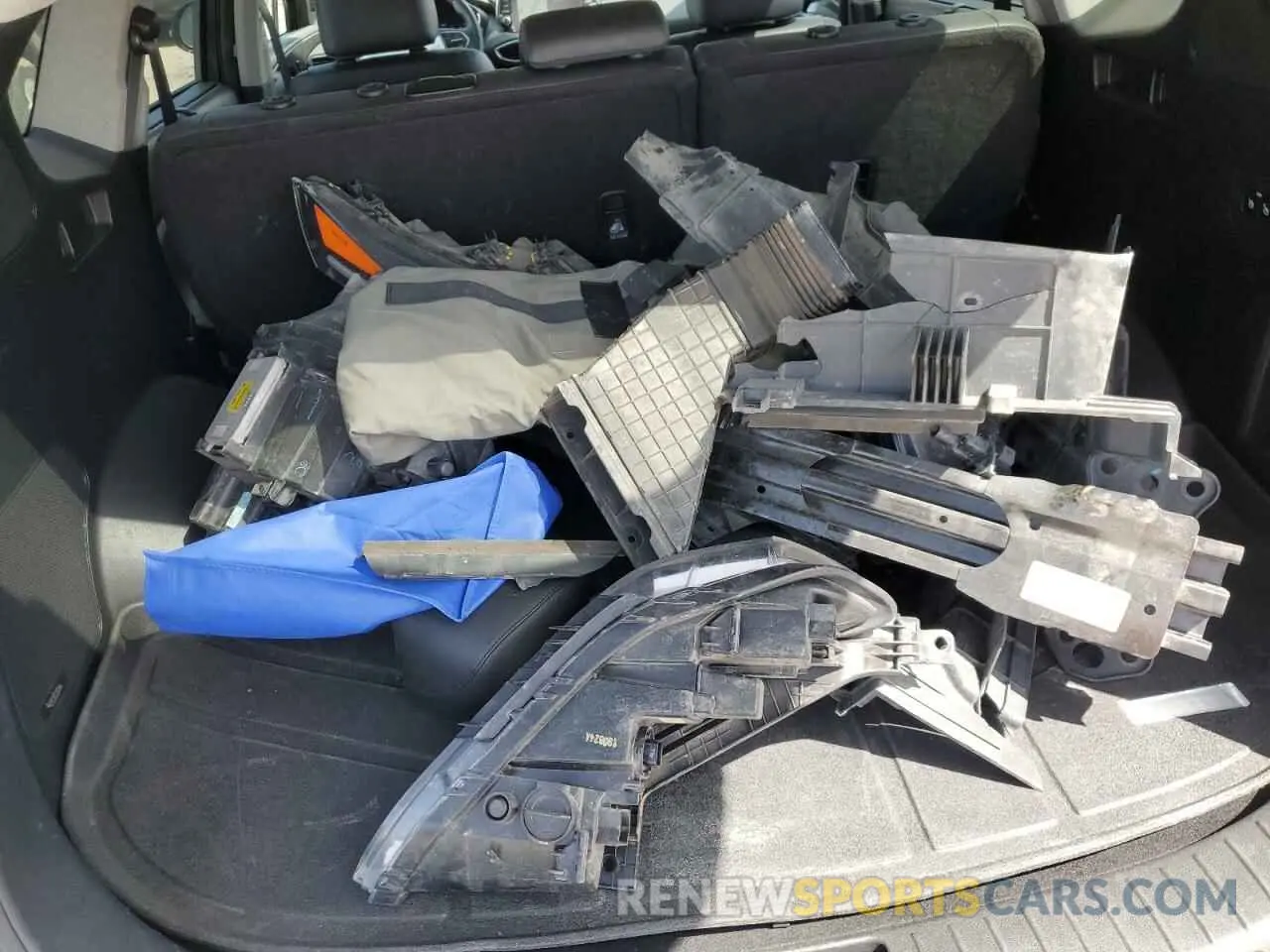 12 Photograph of a damaged car 5NMS5CADXLH208078 HYUNDAI SANTA FE 2020