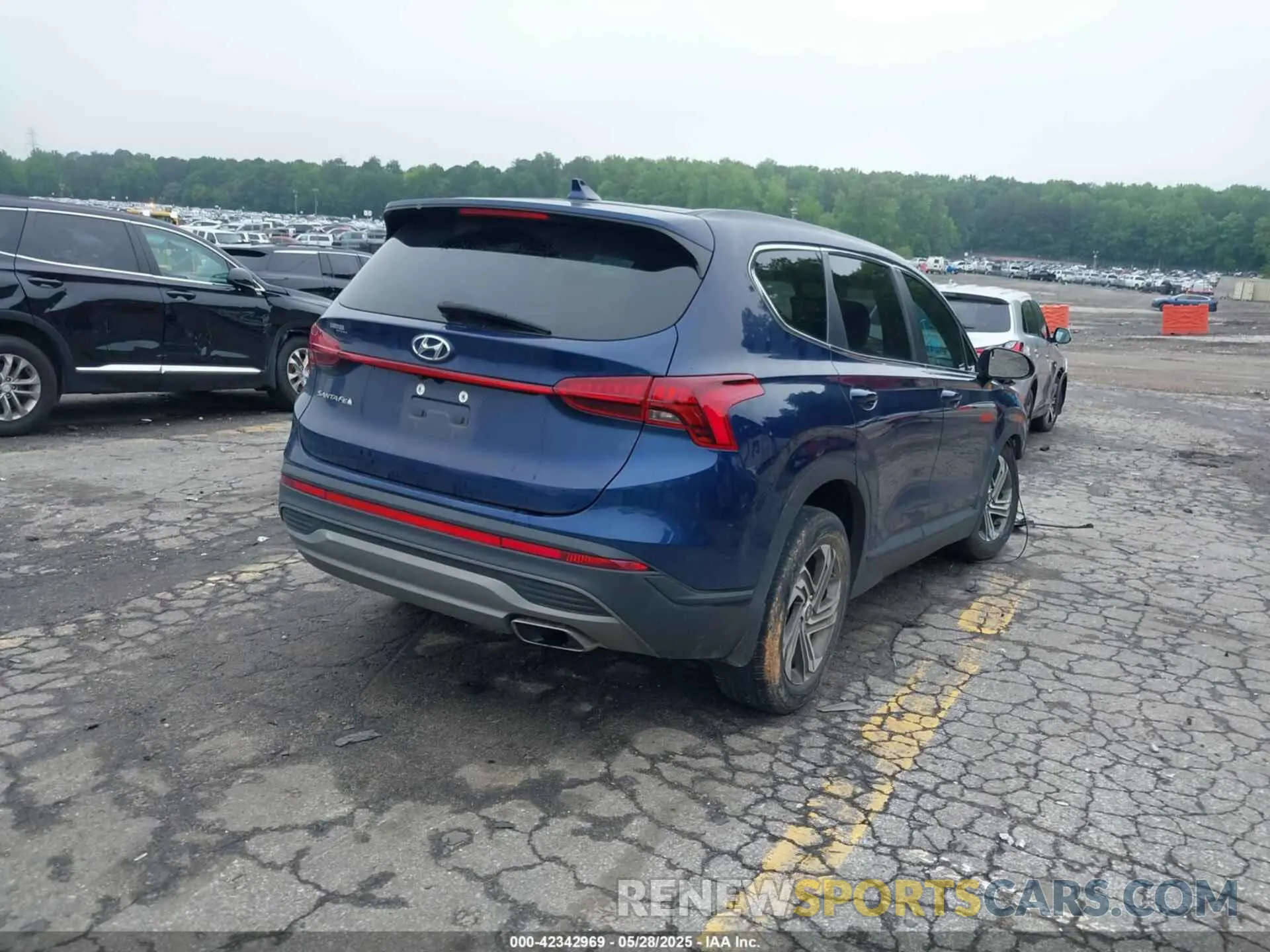 4 Photograph of a damaged car 5NMS14AJ2MH329146 HYUNDAI SANTA FE 2021