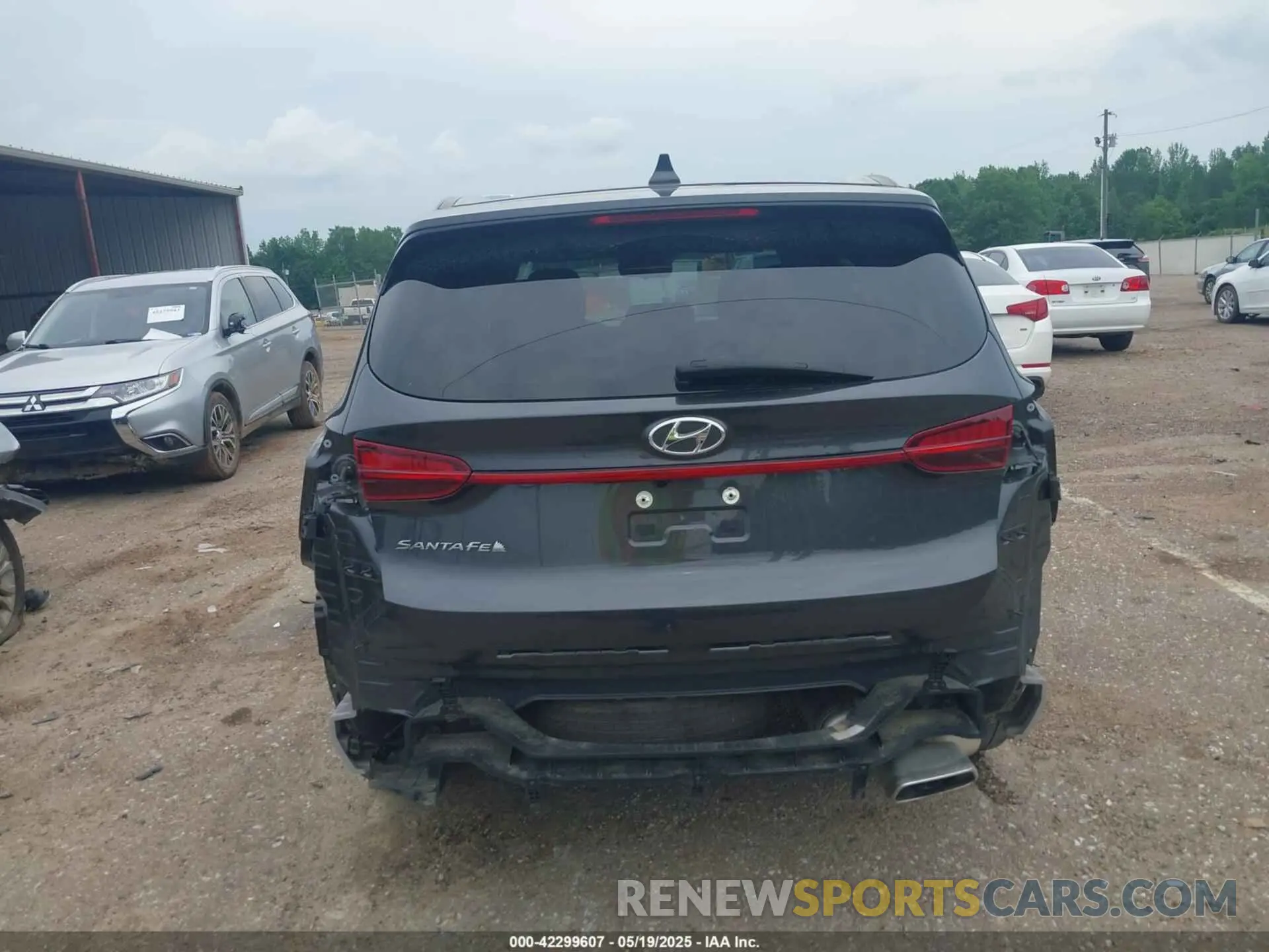 17 Photograph of a damaged car 5NMS14AJ5MH346250 HYUNDAI SANTA FE 2021