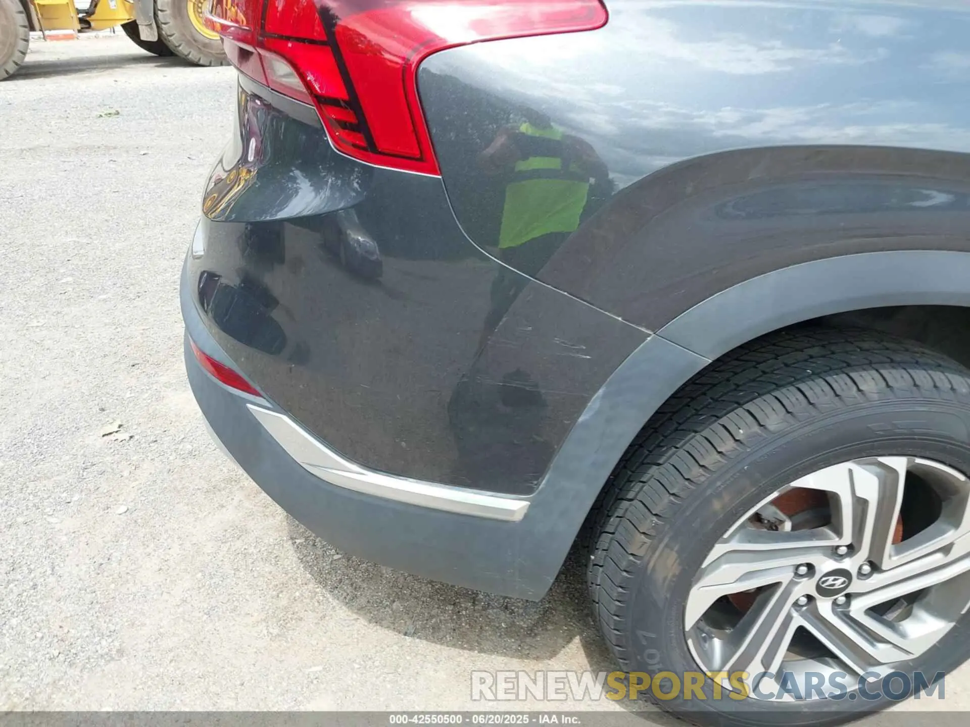 19 Photograph of a damaged car 5NMS24AJ2MH337650 HYUNDAI SANTA FE 2021