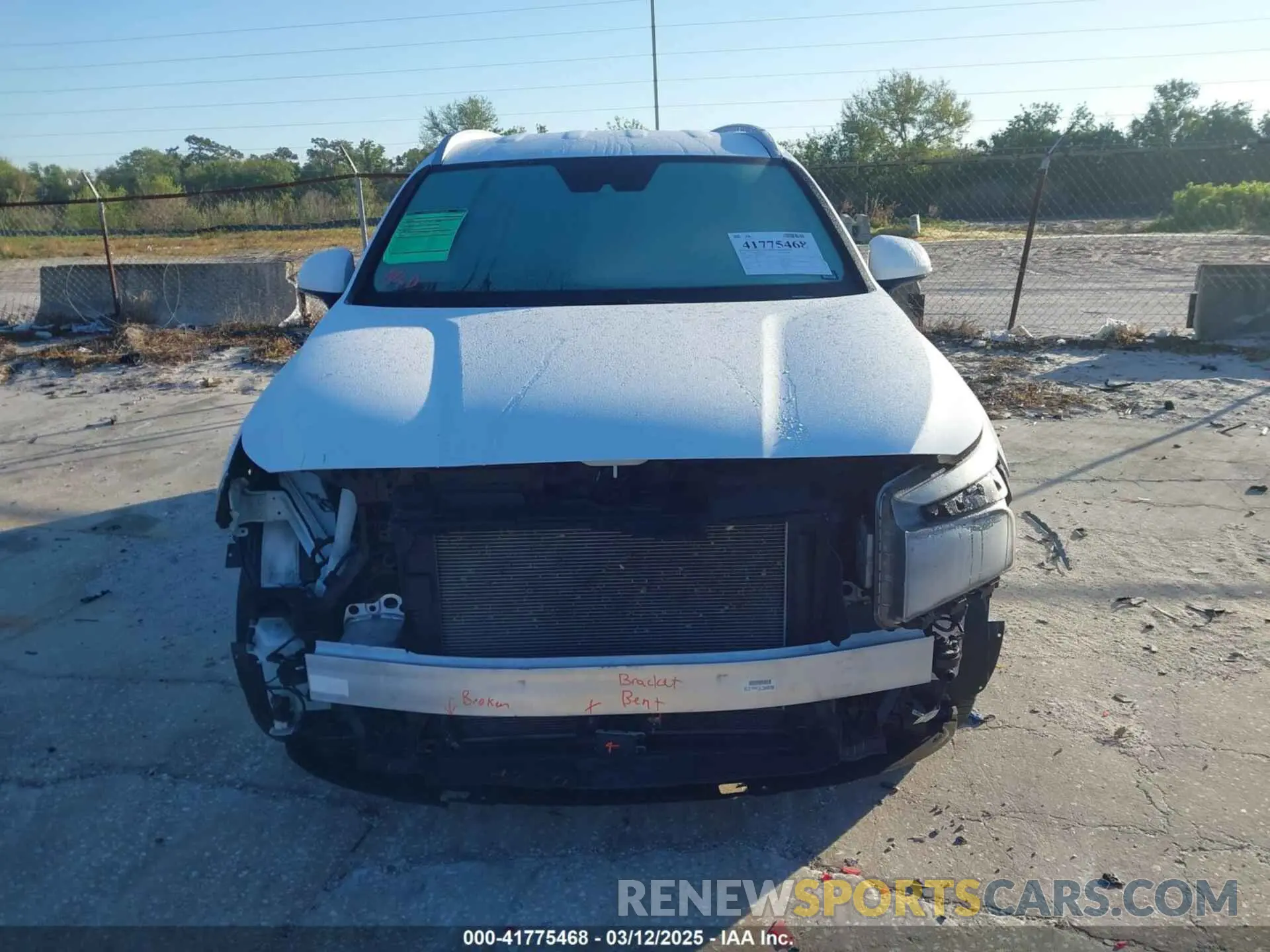 12 Photograph of a damaged car 5NMS24AJ4MH320459 HYUNDAI SANTA FE 2021