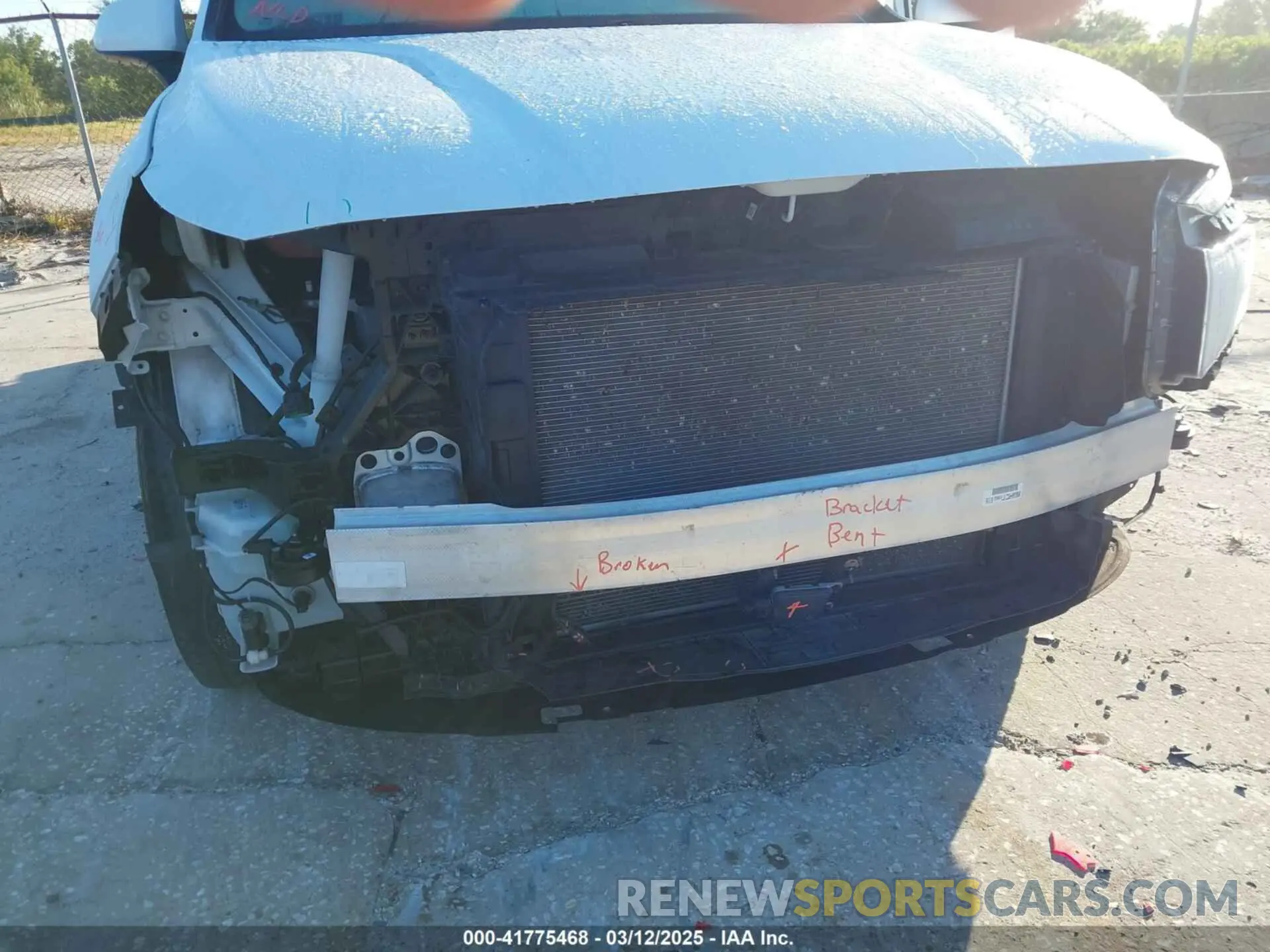 17 Photograph of a damaged car 5NMS24AJ4MH320459 HYUNDAI SANTA FE 2021