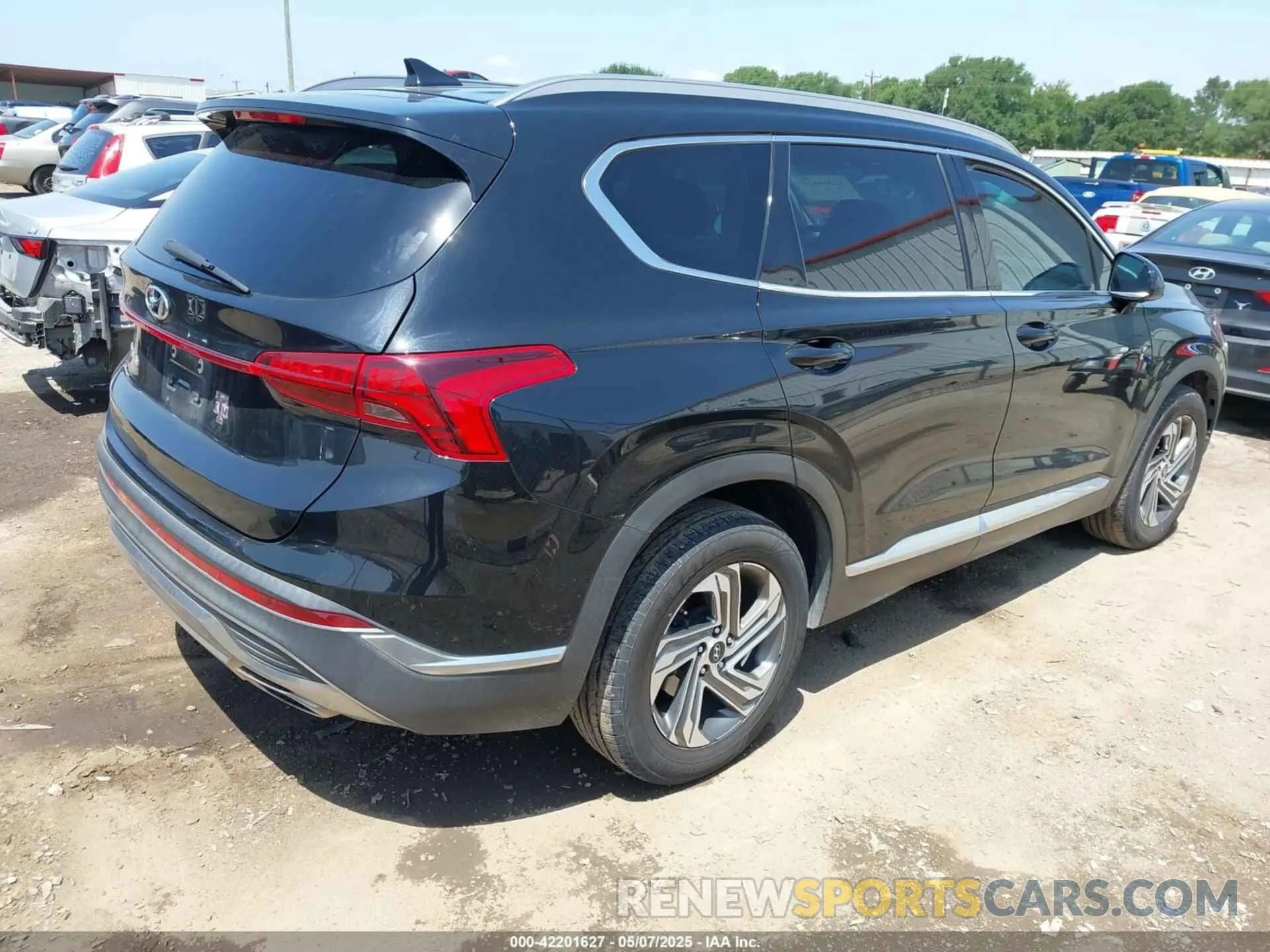 4 Photograph of a damaged car 5NMS24AJ7MH307365 HYUNDAI SANTA FE 2021
