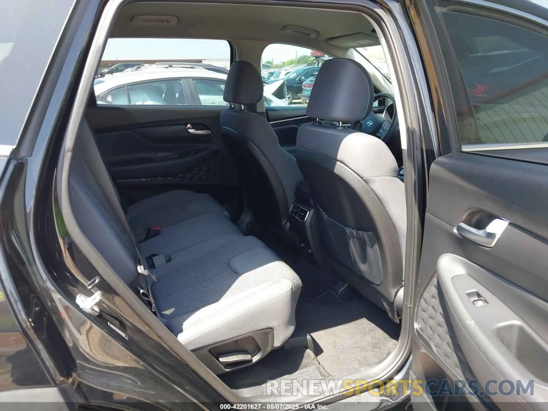 8 Photograph of a damaged car 5NMS24AJ7MH307365 HYUNDAI SANTA FE 2021
