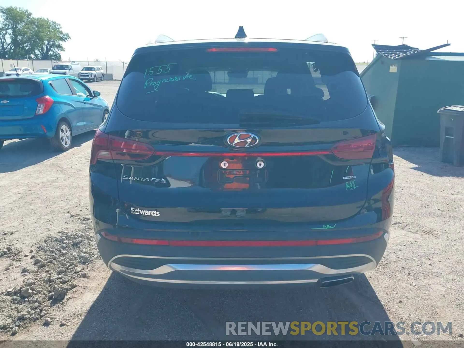 17 Photograph of a damaged car 5NMS2DAJ5MH314587 HYUNDAI SANTA FE 2021