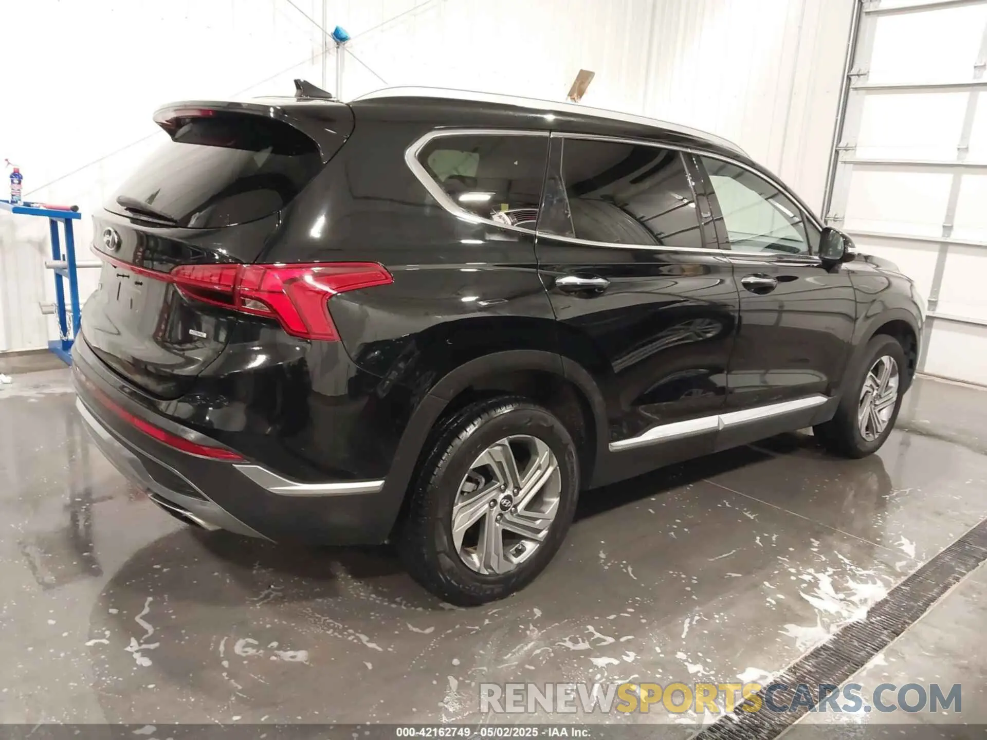 4 Photograph of a damaged car 5NMS3DAJ4MH354222 HYUNDAI SANTA FE 2021