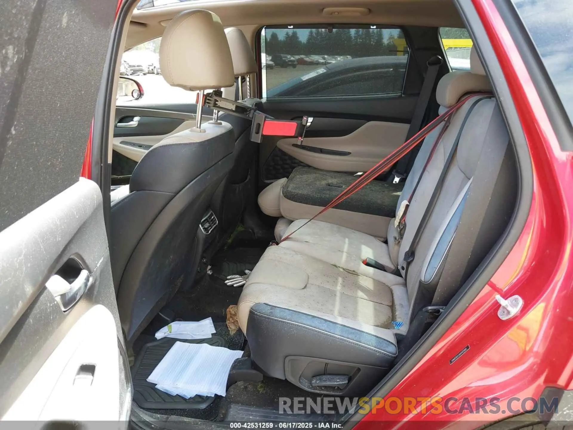 8 Photograph of a damaged car 5NMS3DAJ6MH372401 HYUNDAI SANTA FE 2021