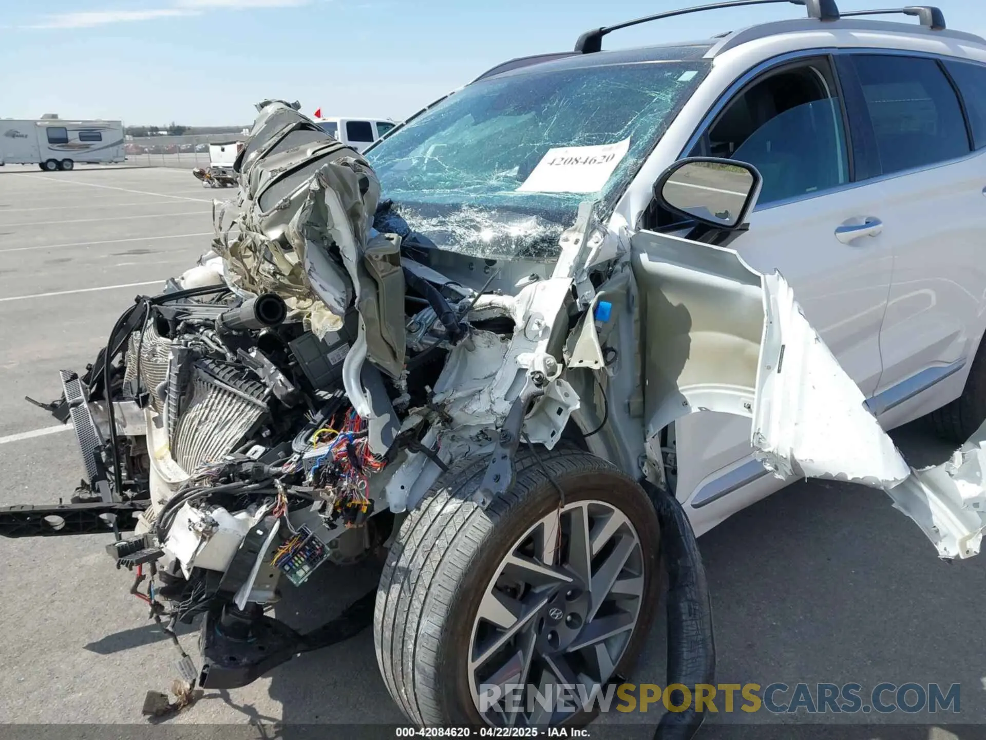17 Photograph of a damaged car 5NMS5DAL9MH366488 HYUNDAI SANTA FE 2021