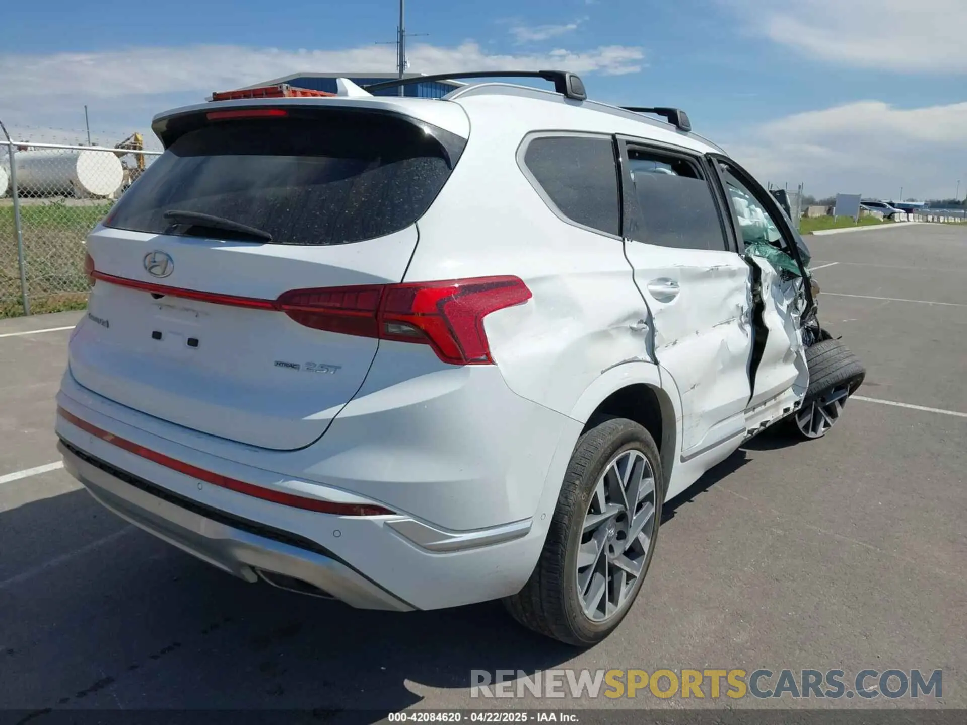 4 Photograph of a damaged car 5NMS5DAL9MH366488 HYUNDAI SANTA FE 2021