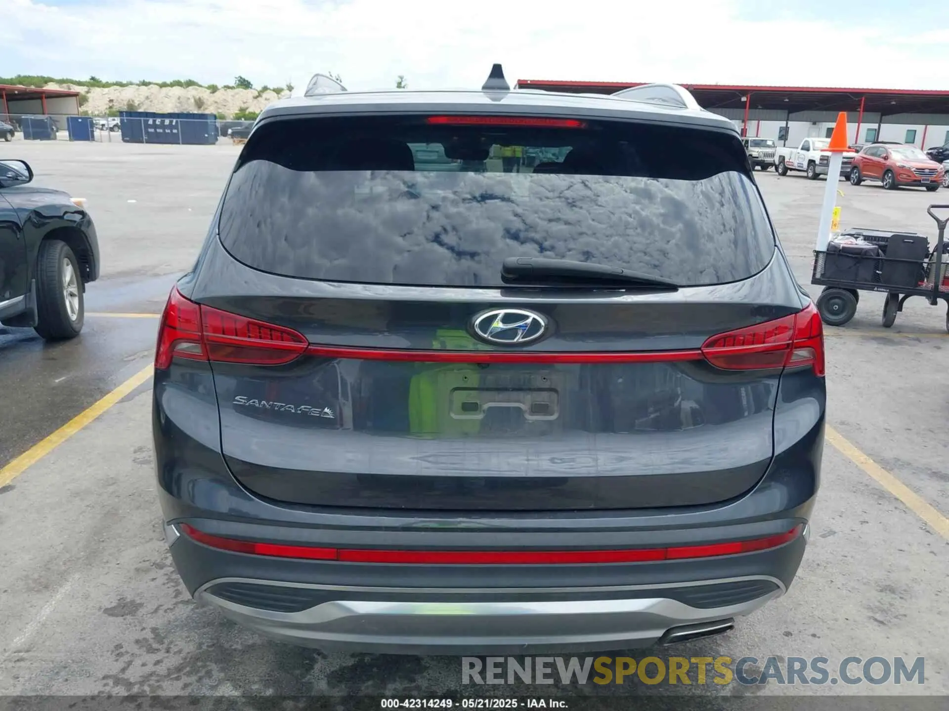 16 Photograph of a damaged car 5NMS64AJ4MH316691 HYUNDAI SANTA FE 2021