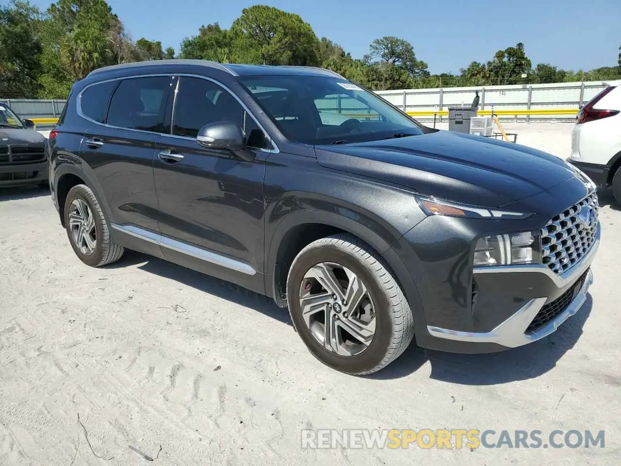 4 Photograph of a damaged car 5NMS64AJXMH343331 HYUNDAI SANTA FE 2021