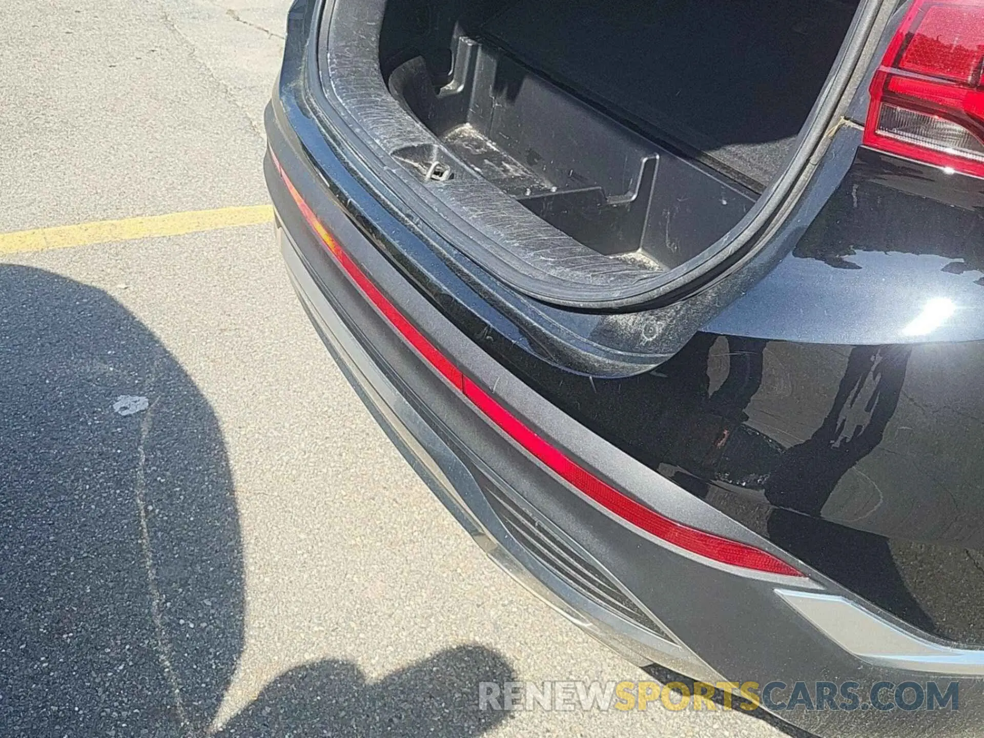 10 Photograph of a damaged car 5NMS6DAJ6MH368355 HYUNDAI SANTA FE 2021