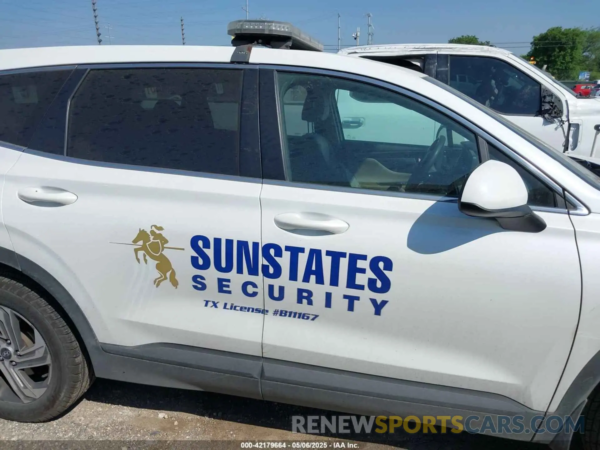 13 Photograph of a damaged car 5NMS14AJ1NH469674 HYUNDAI SANTA FE 2022
