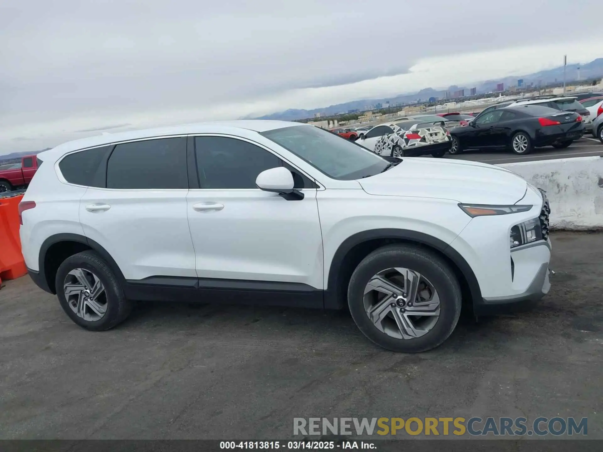 13 Photograph of a damaged car 5NMS14AJ6NH425735 HYUNDAI SANTA FE 2022