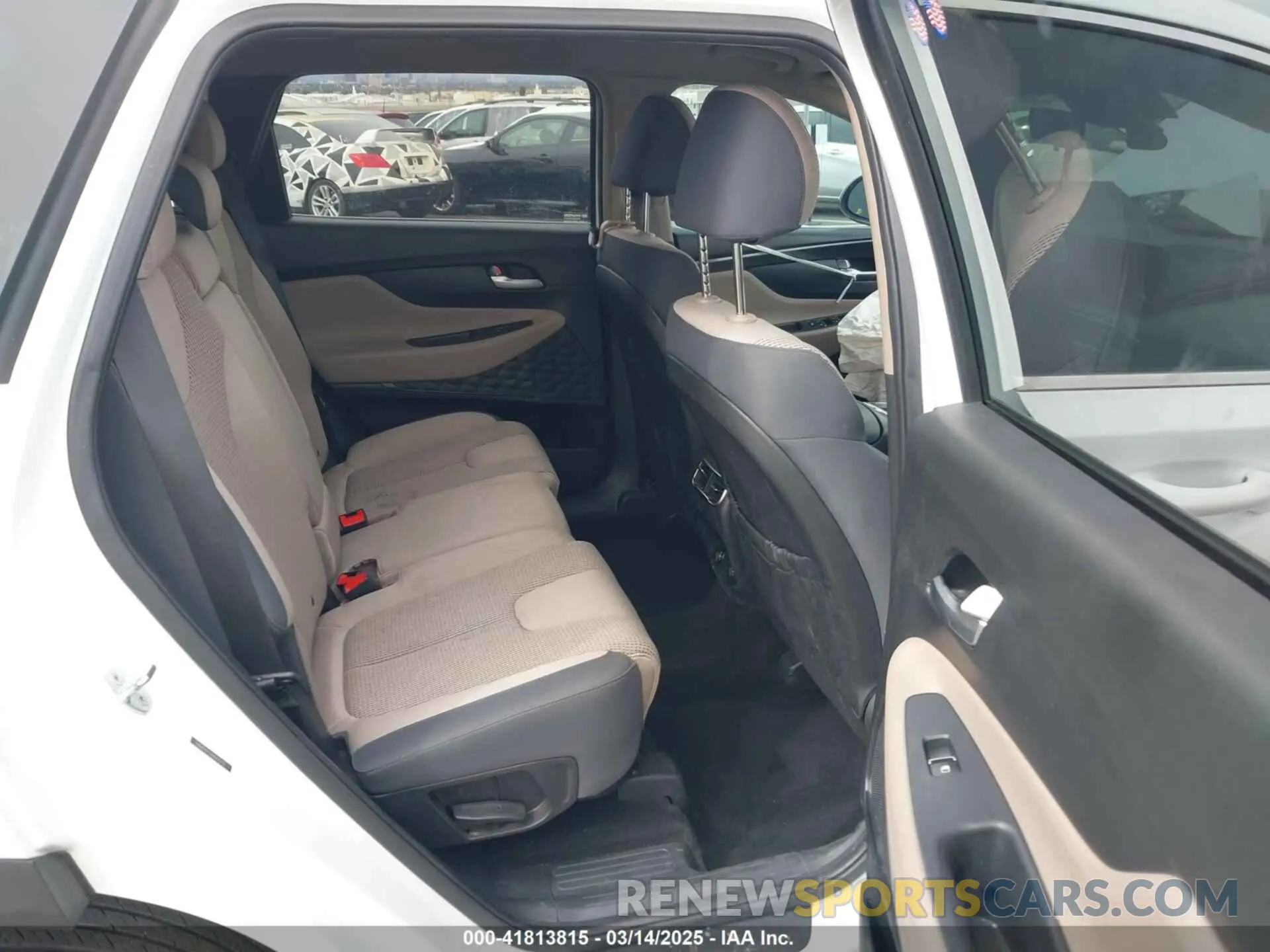 8 Photograph of a damaged car 5NMS14AJ6NH425735 HYUNDAI SANTA FE 2022