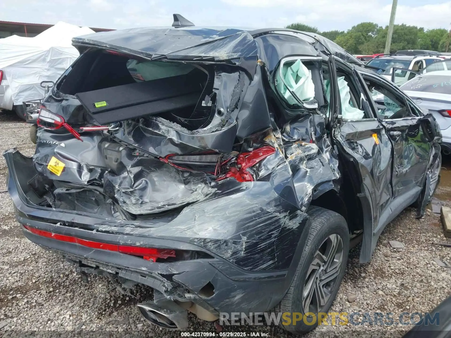 4 Photograph of a damaged car 5NMS14AJ9NH429794 HYUNDAI SANTA FE 2022