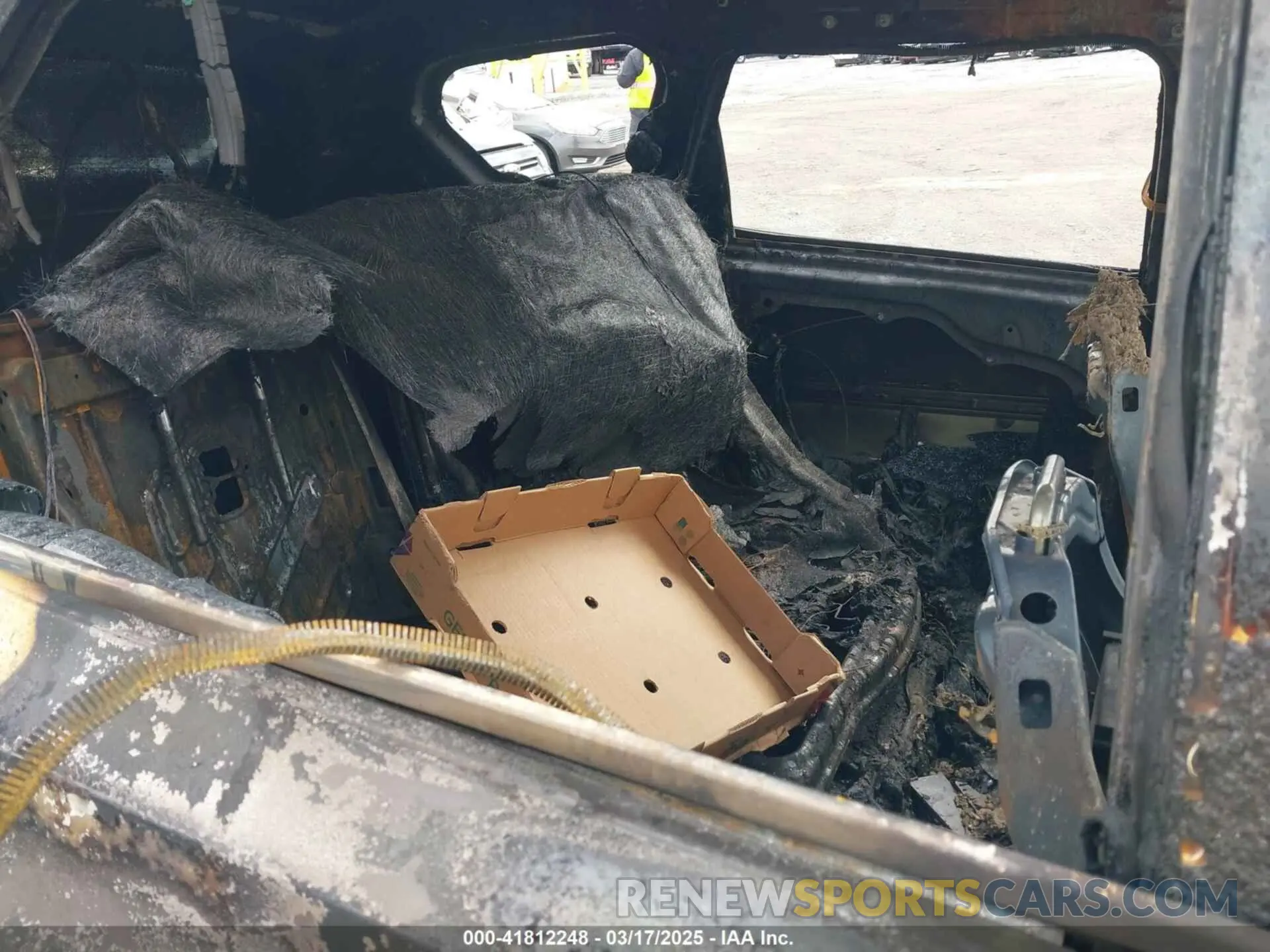 8 Photograph of a damaged car 5NMS1DAJ1NH417462 HYUNDAI SANTA FE 2022