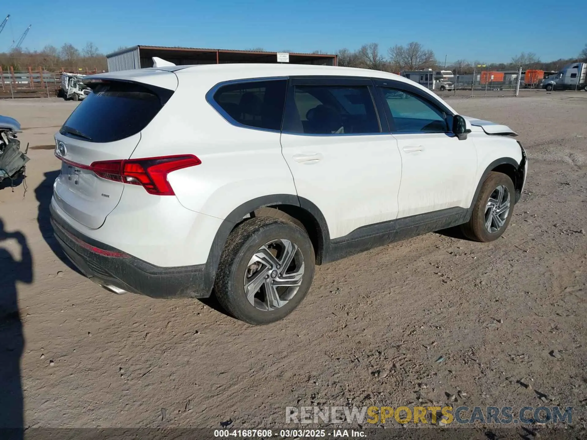 4 Photograph of a damaged car 5NMS1DAJ1NH436920 HYUNDAI SANTA FE 2022