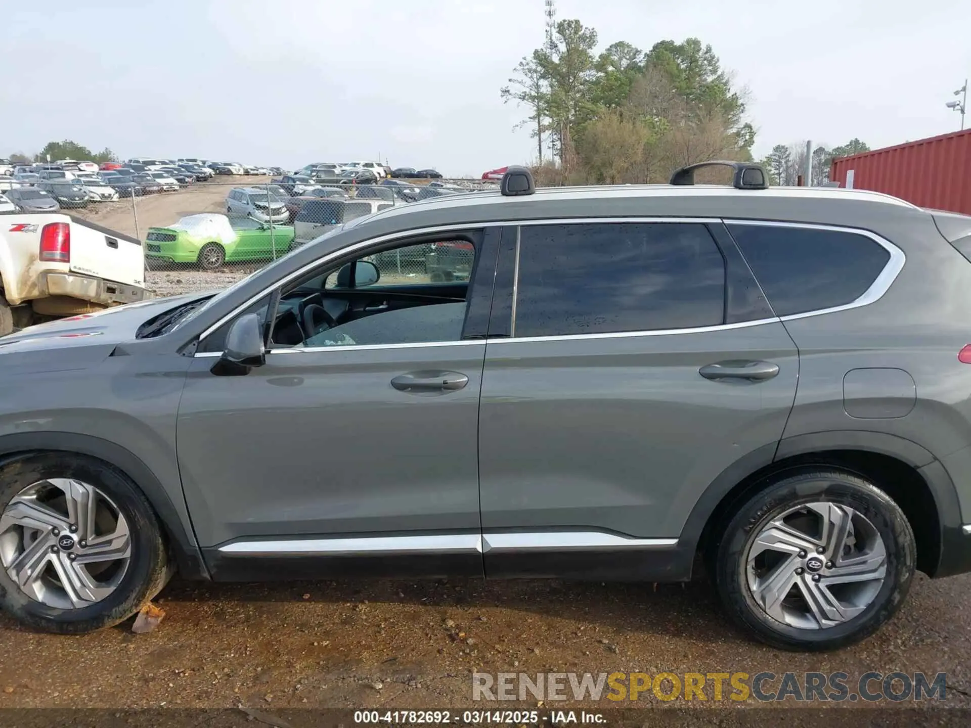 15 Photograph of a damaged car 5NMS24AJ0NH442771 HYUNDAI SANTA FE 2022