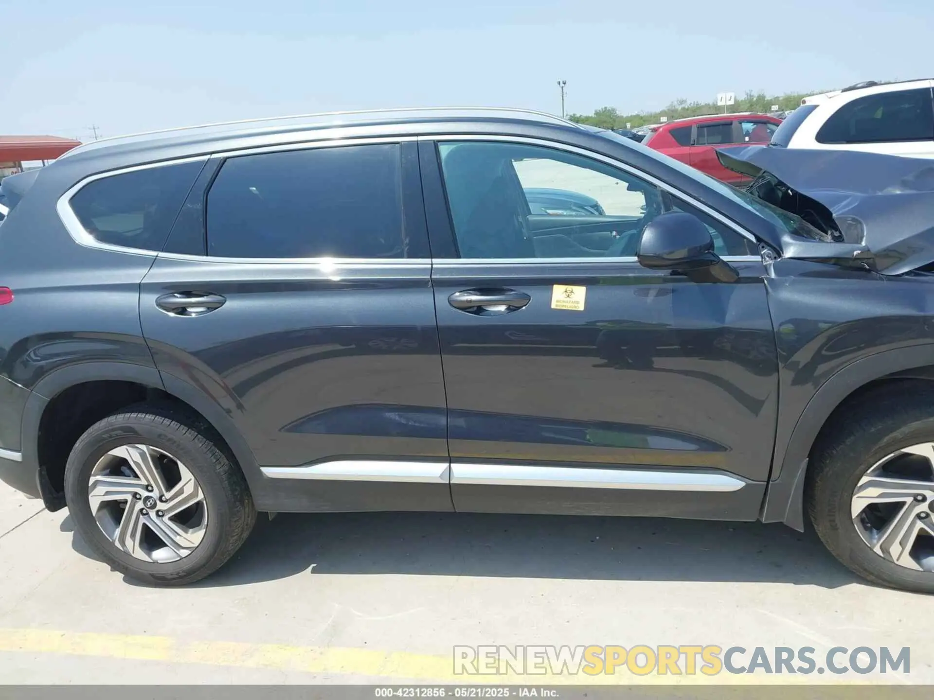 12 Photograph of a damaged car 5NMS24AJ3NH482116 HYUNDAI SANTA FE 2022