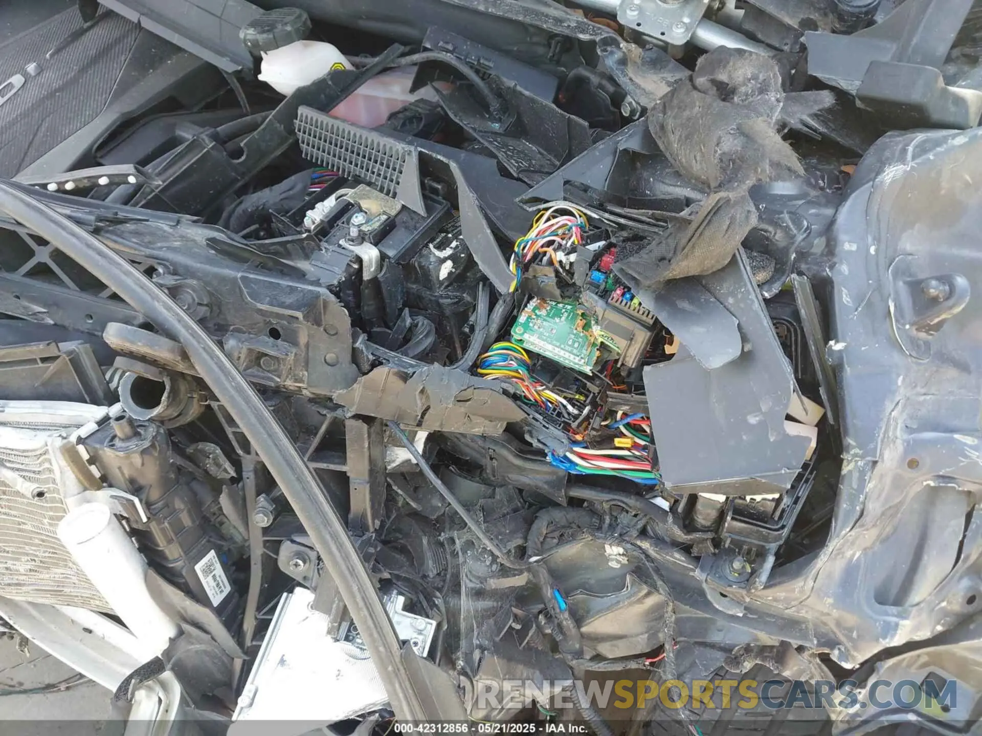18 Photograph of a damaged car 5NMS24AJ3NH482116 HYUNDAI SANTA FE 2022