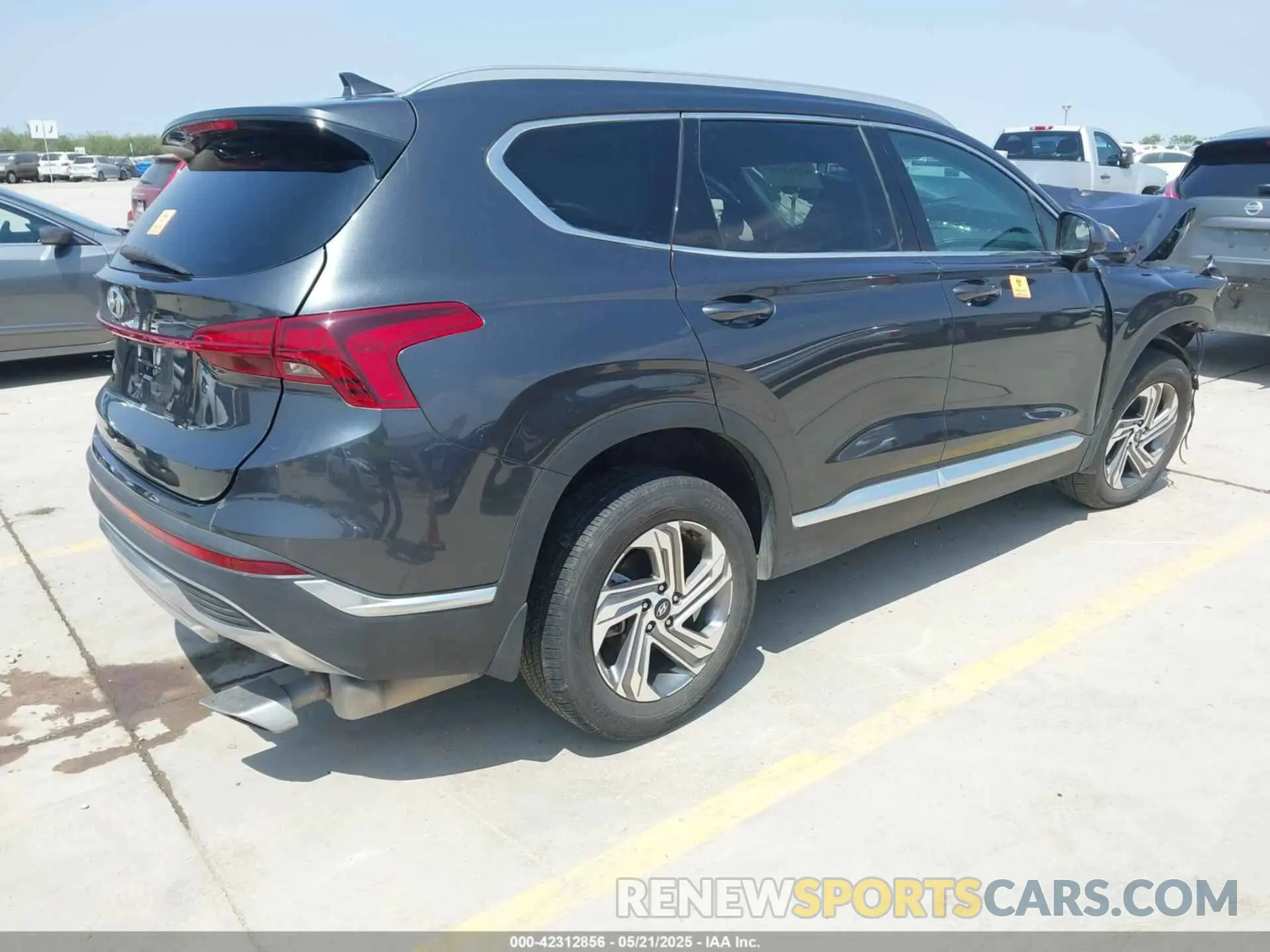 4 Photograph of a damaged car 5NMS24AJ3NH482116 HYUNDAI SANTA FE 2022