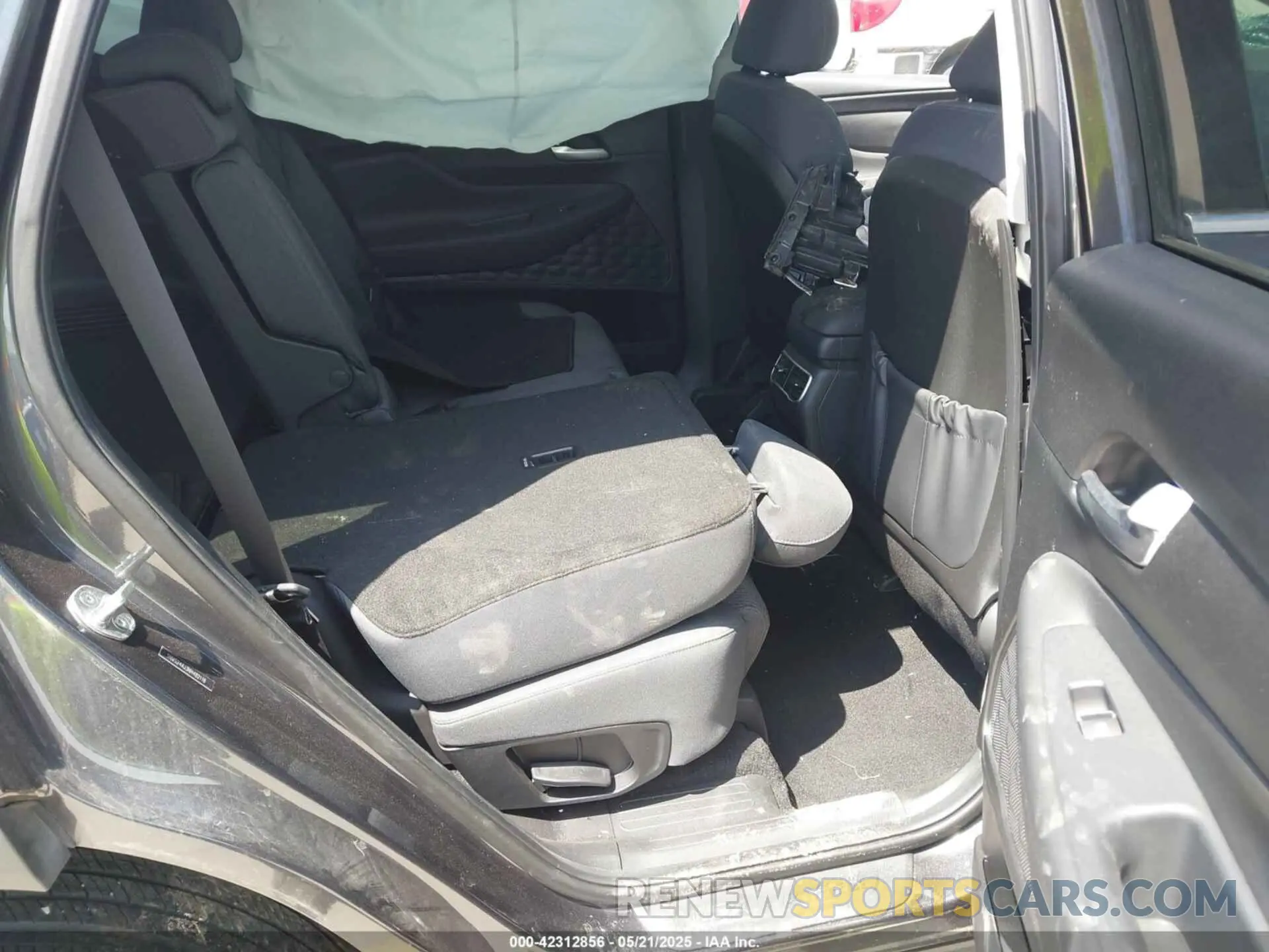 8 Photograph of a damaged car 5NMS24AJ3NH482116 HYUNDAI SANTA FE 2022