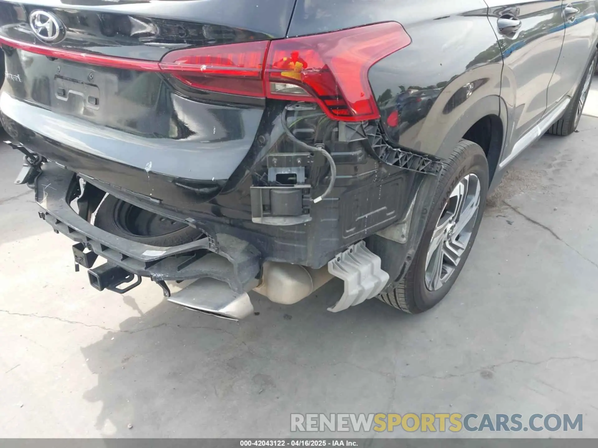 19 Photograph of a damaged car 5NMS24AJ7NH377241 HYUNDAI SANTA FE 2022