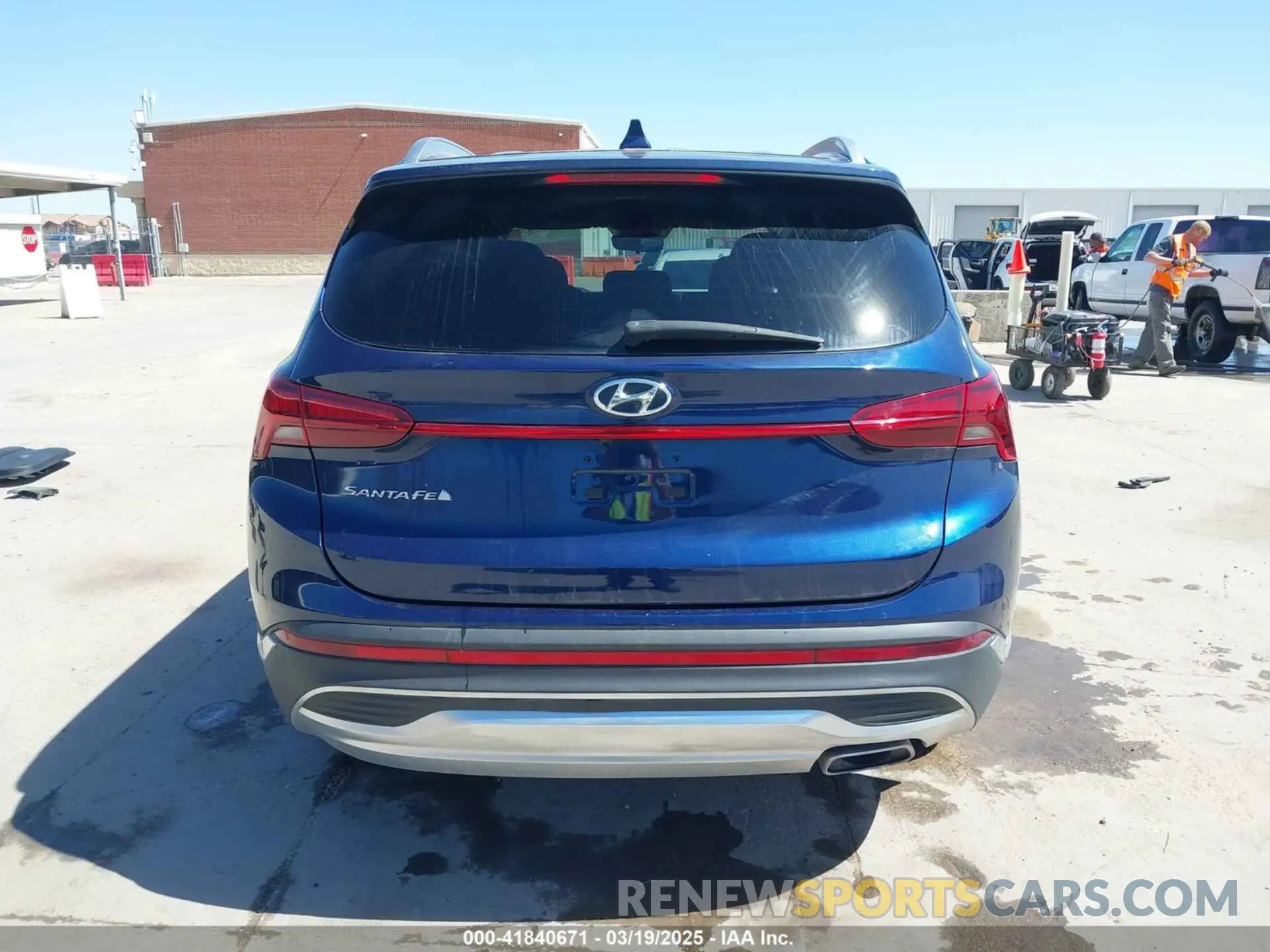 17 Photograph of a damaged car 5NMS24AJ8NH377572 HYUNDAI SANTA FE 2022