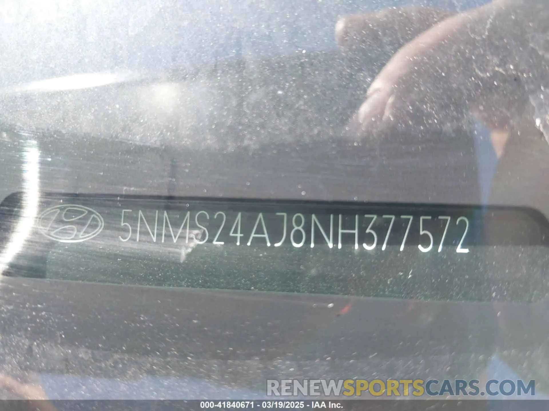 18 Photograph of a damaged car 5NMS24AJ8NH377572 HYUNDAI SANTA FE 2022