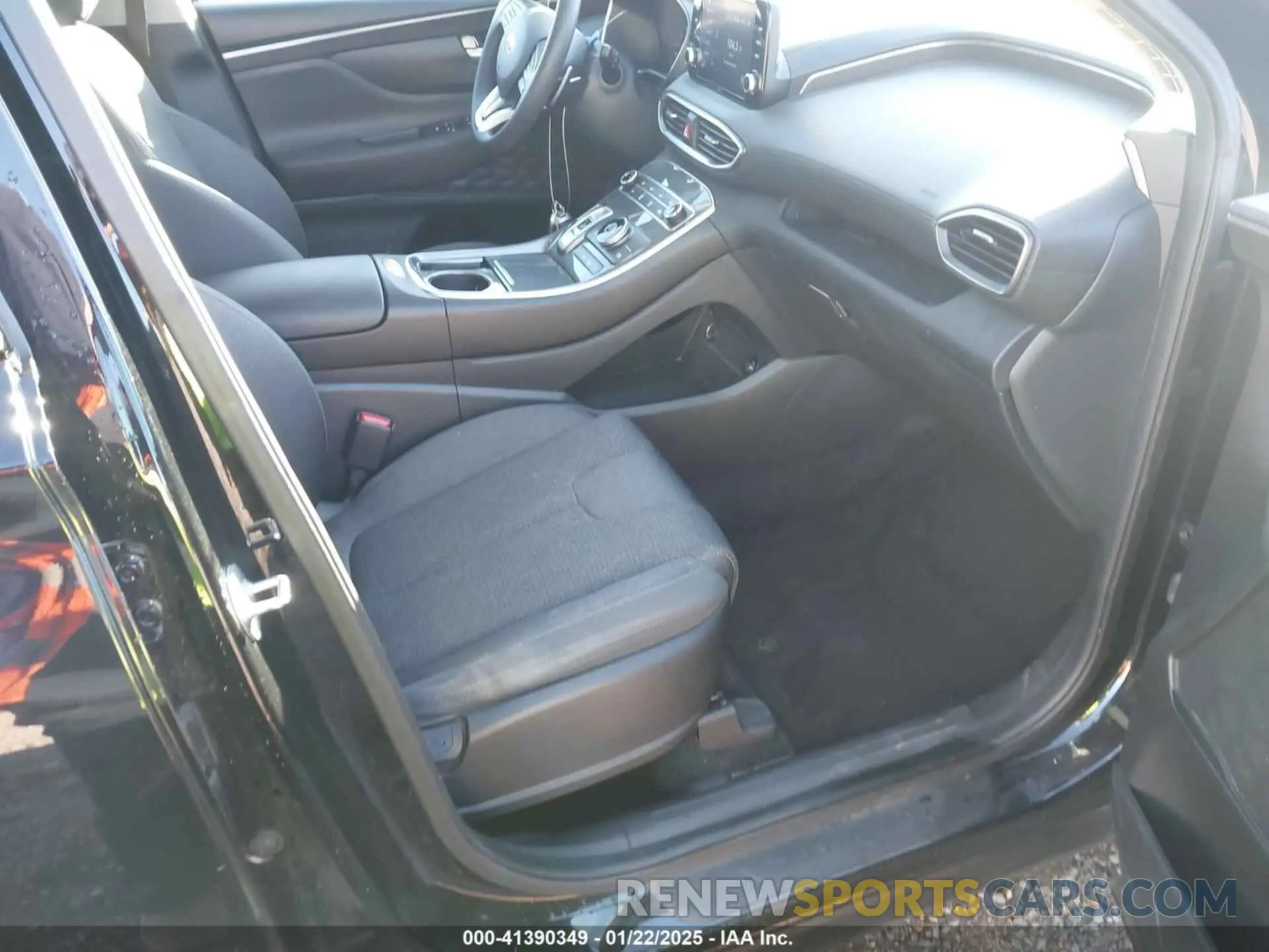 5 Photograph of a damaged car 5NMS24AJXNH375497 HYUNDAI SANTA FE 2022