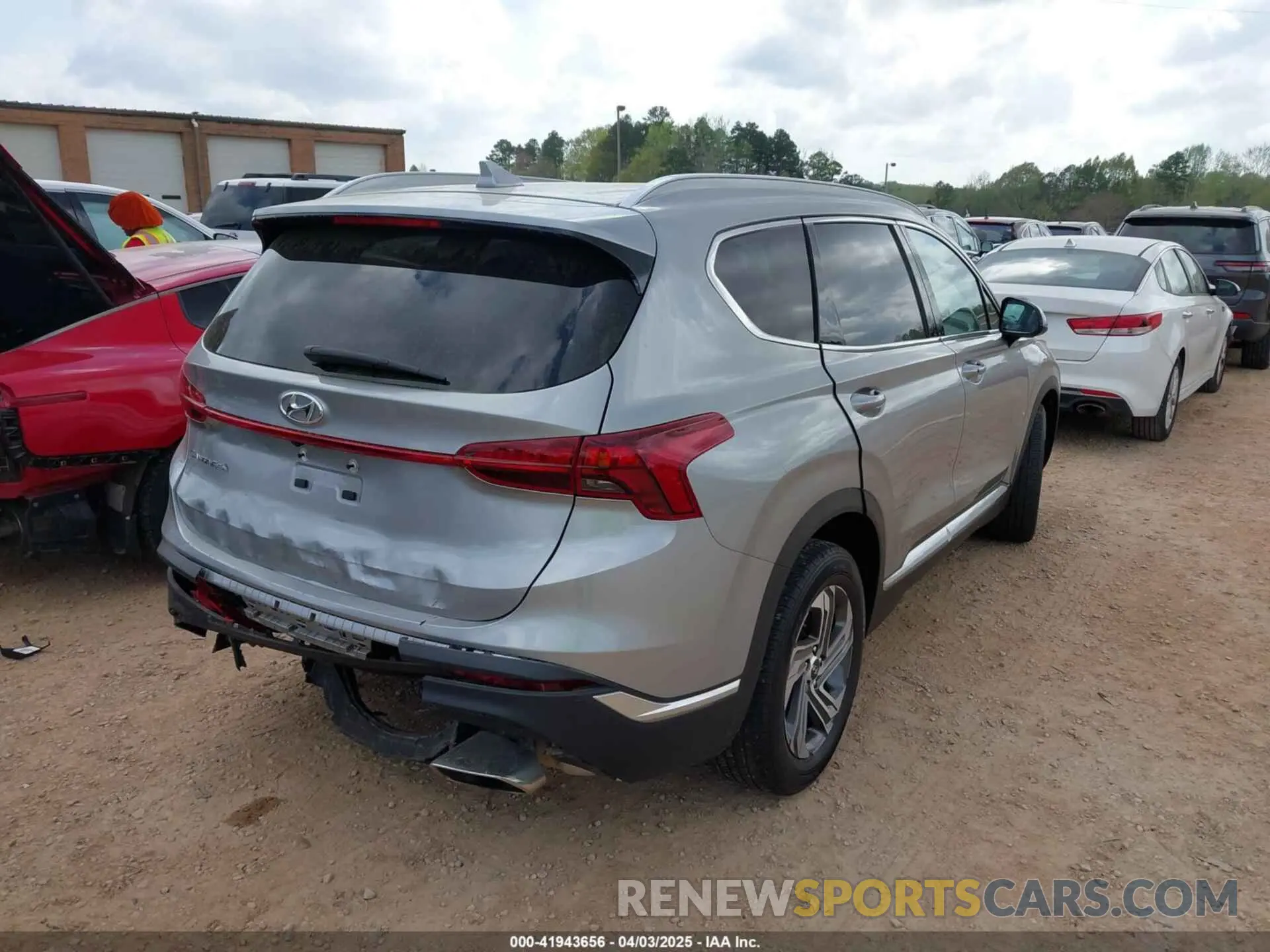 4 Photograph of a damaged car 5NMS24AJXNH412919 HYUNDAI SANTA FE 2022