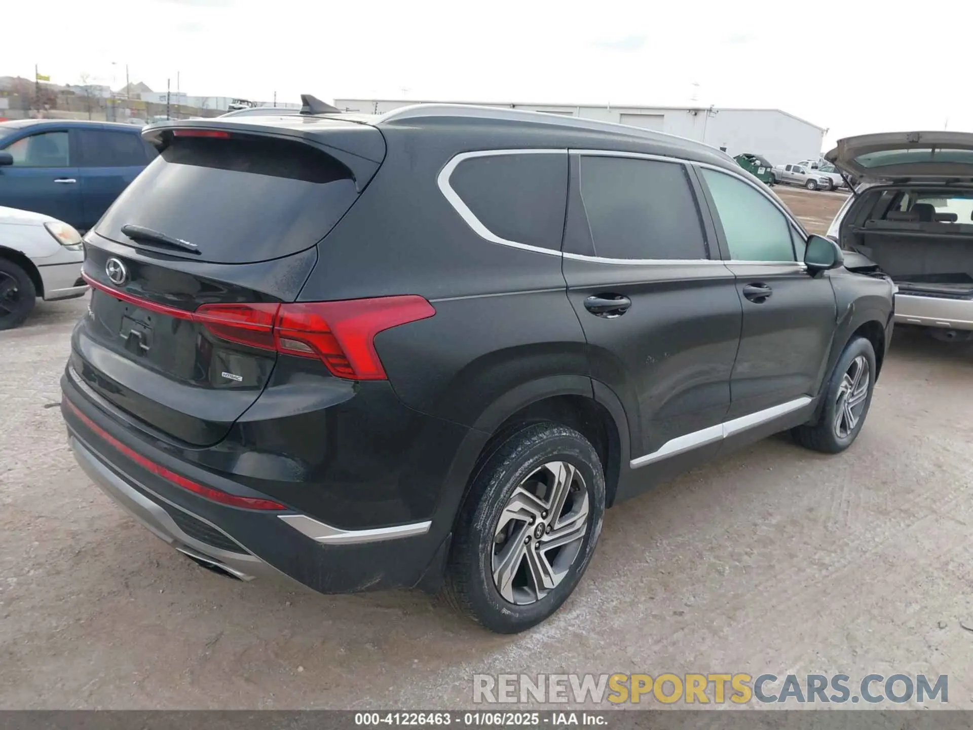 4 Photograph of a damaged car 5NMS2DAJ1NH377865 HYUNDAI SANTA FE 2022