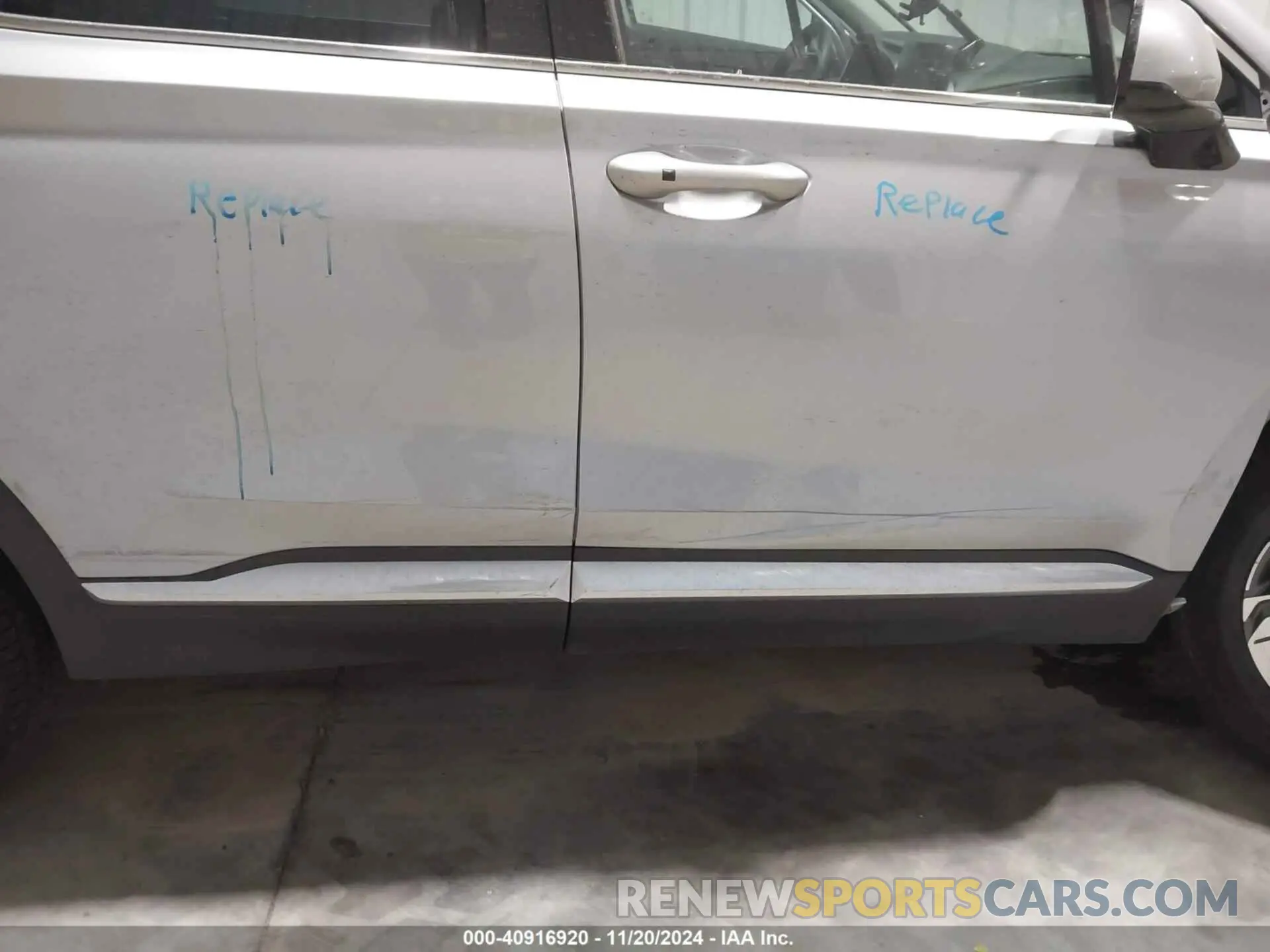 19 Photograph of a damaged car 5NMS2DAJ1NH473091 HYUNDAI SANTA FE 2022
