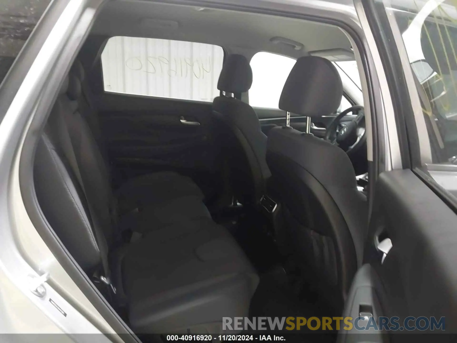 8 Photograph of a damaged car 5NMS2DAJ1NH473091 HYUNDAI SANTA FE 2022