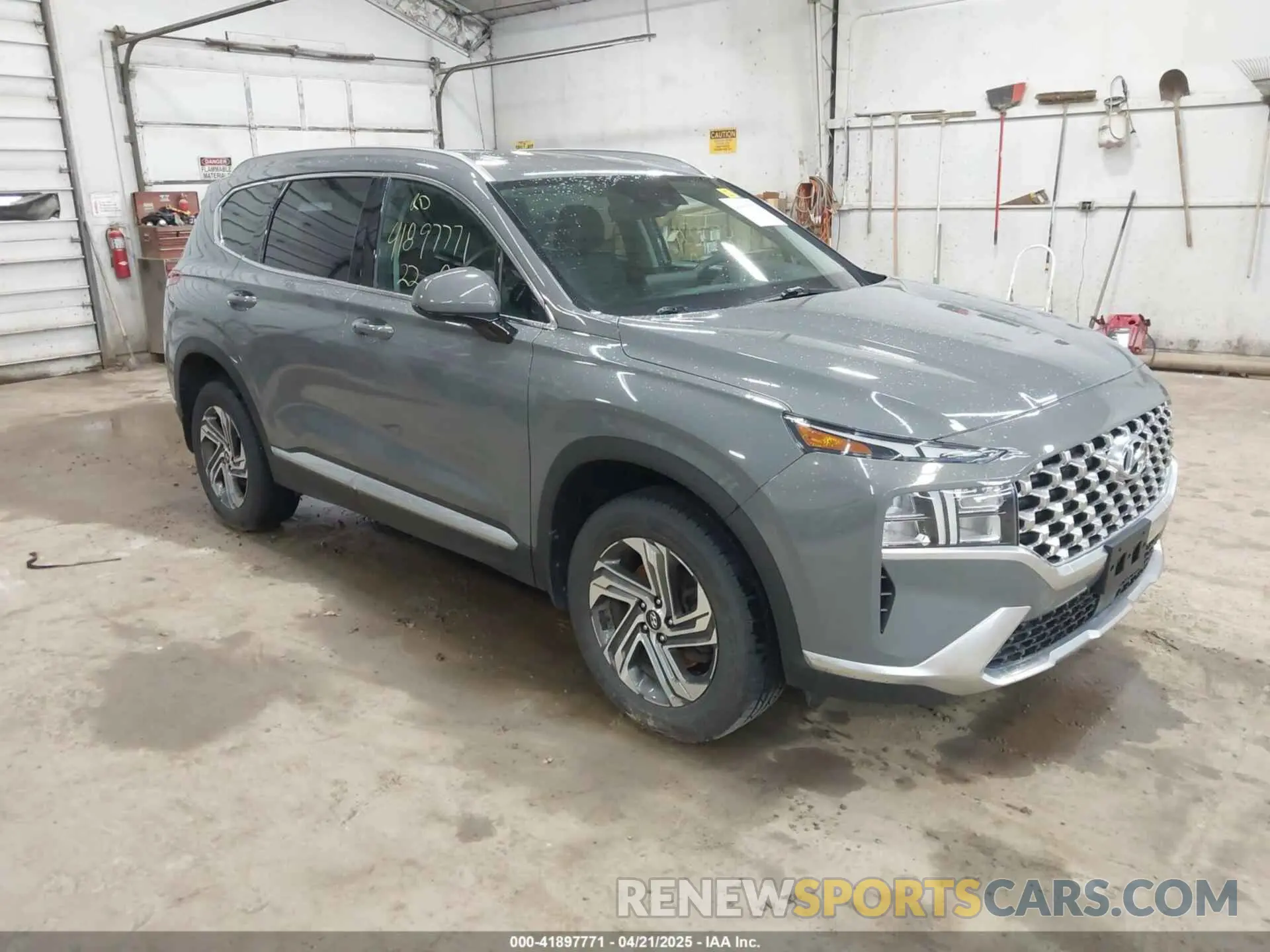 1 Photograph of a damaged car 5NMS2DAJ2NH383738 HYUNDAI SANTA FE 2022