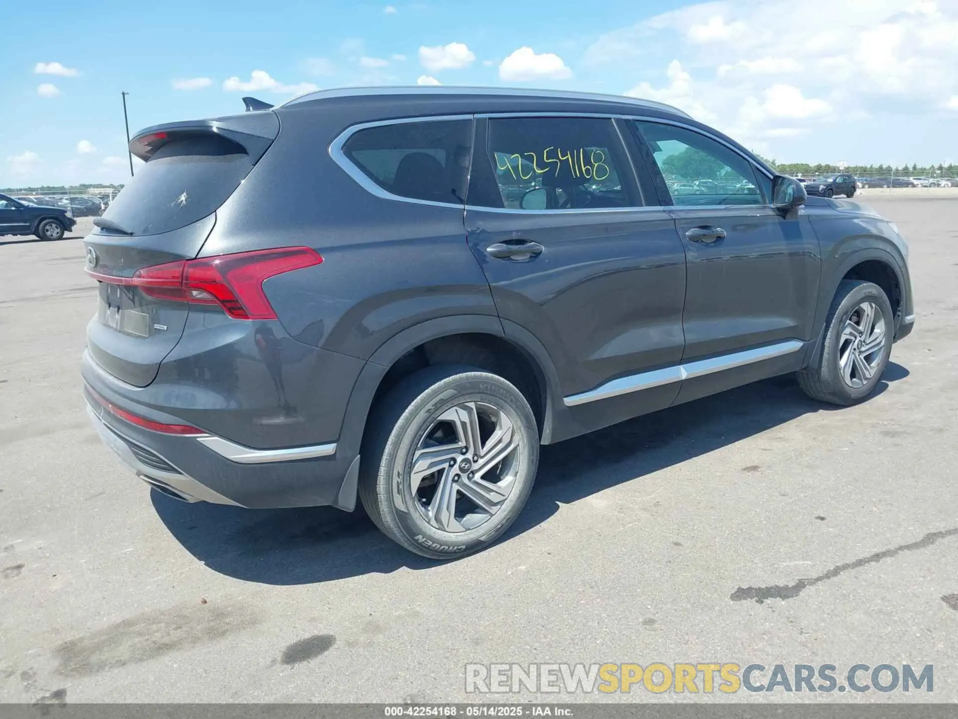 4 Photograph of a damaged car 5NMS2DAJ2NH388129 HYUNDAI SANTA FE 2022