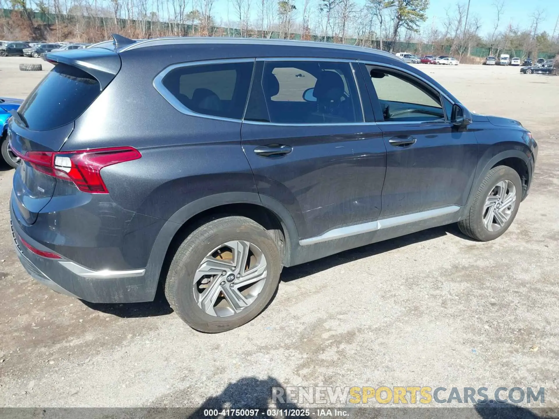 4 Photograph of a damaged car 5NMS2DAJ3NH446345 HYUNDAI SANTA FE 2022