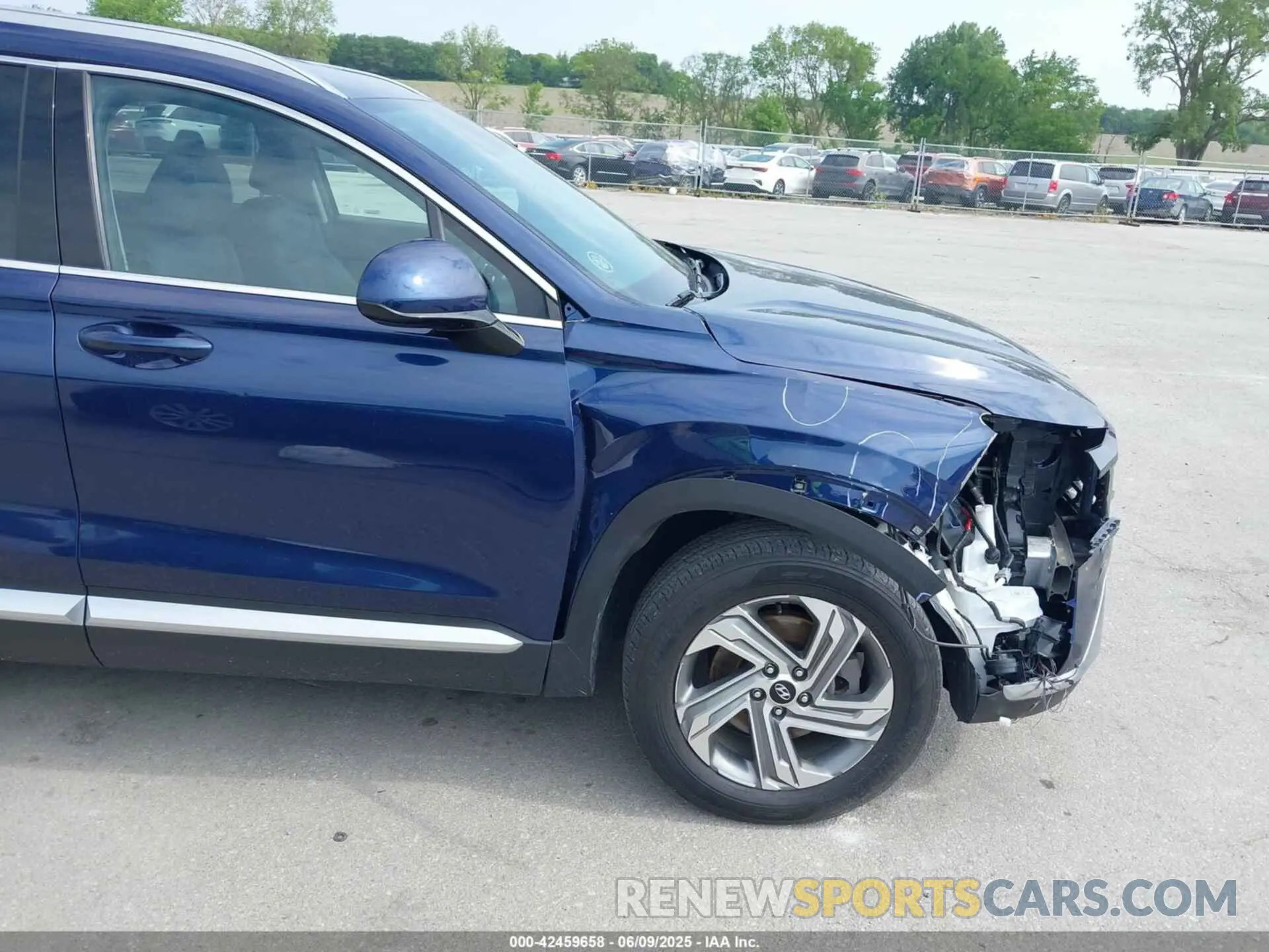 17 Photograph of a damaged car 5NMS2DAJ5NH412200 HYUNDAI SANTA FE 2022