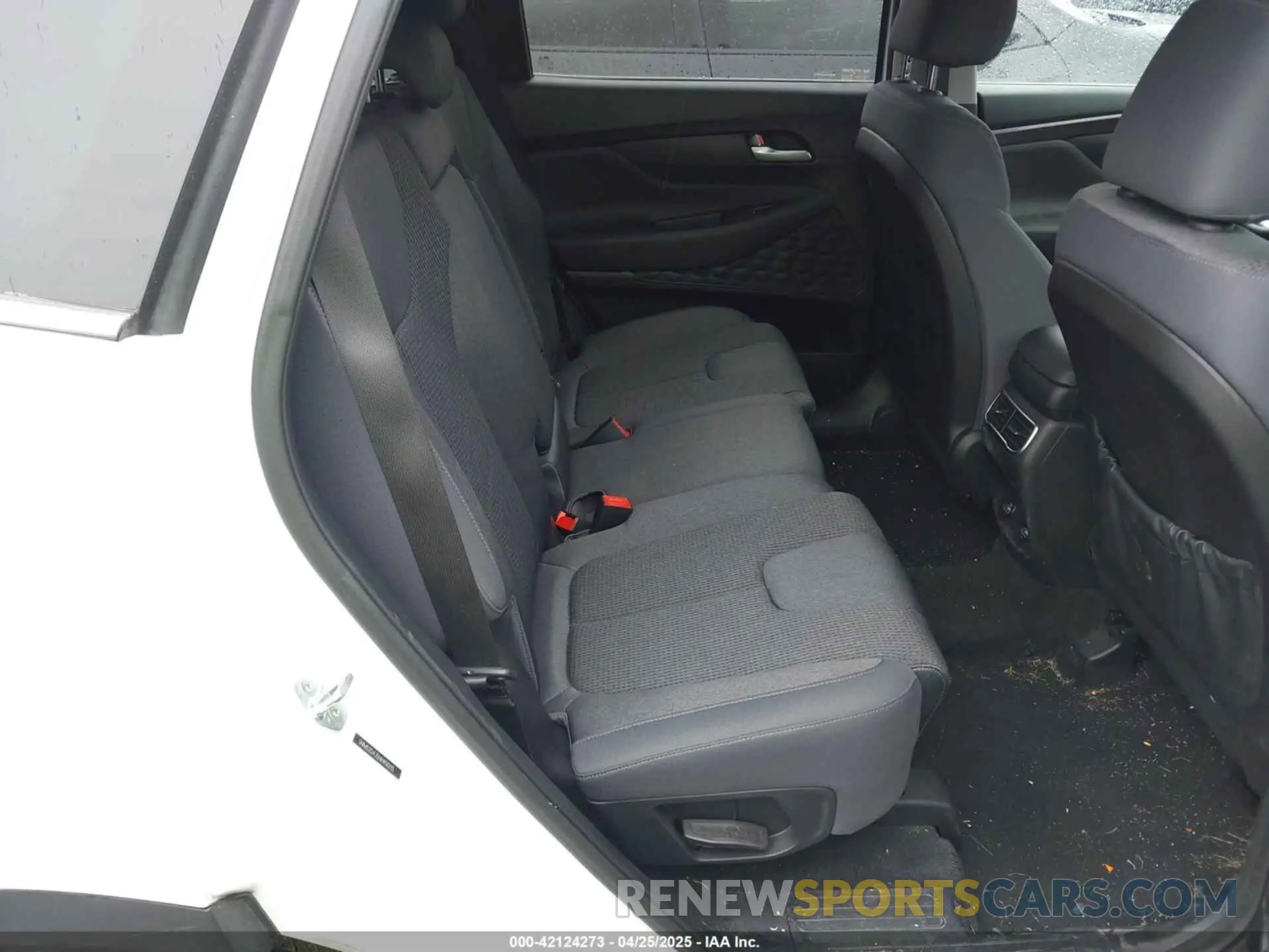 8 Photograph of a damaged car 5NMS2DAJ5NH450235 HYUNDAI SANTA FE 2022