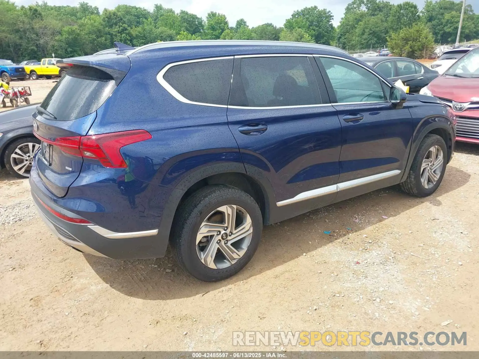 4 Photograph of a damaged car 5NMS2DAJ6NH418569 HYUNDAI SANTA FE 2022