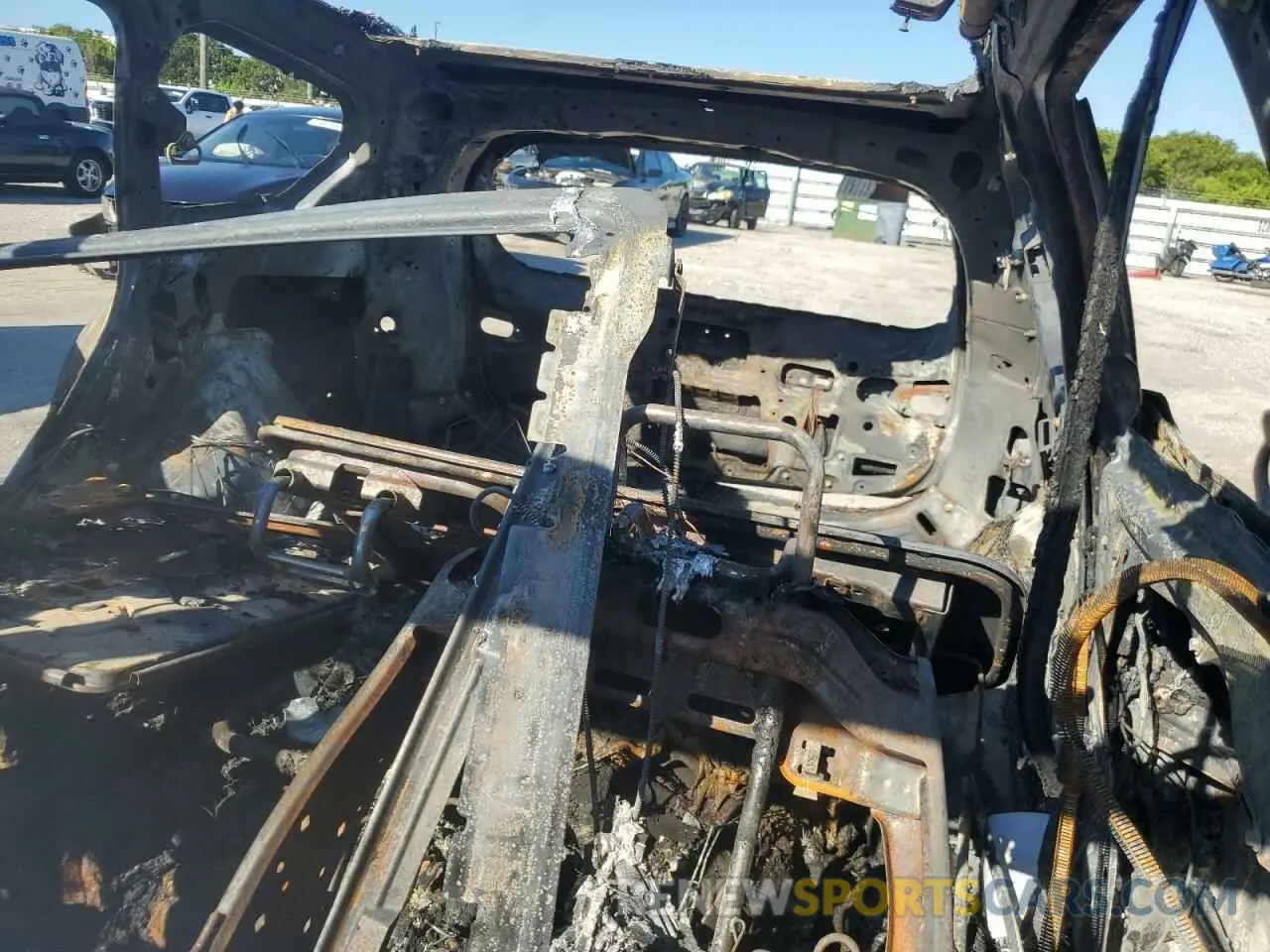 10 Photograph of a damaged car 5NMS34AJ2NH473565 HYUNDAI SANTA FE 2022