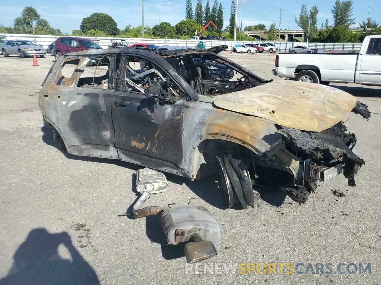 4 Photograph of a damaged car 5NMS34AJ2NH473565 HYUNDAI SANTA FE 2022