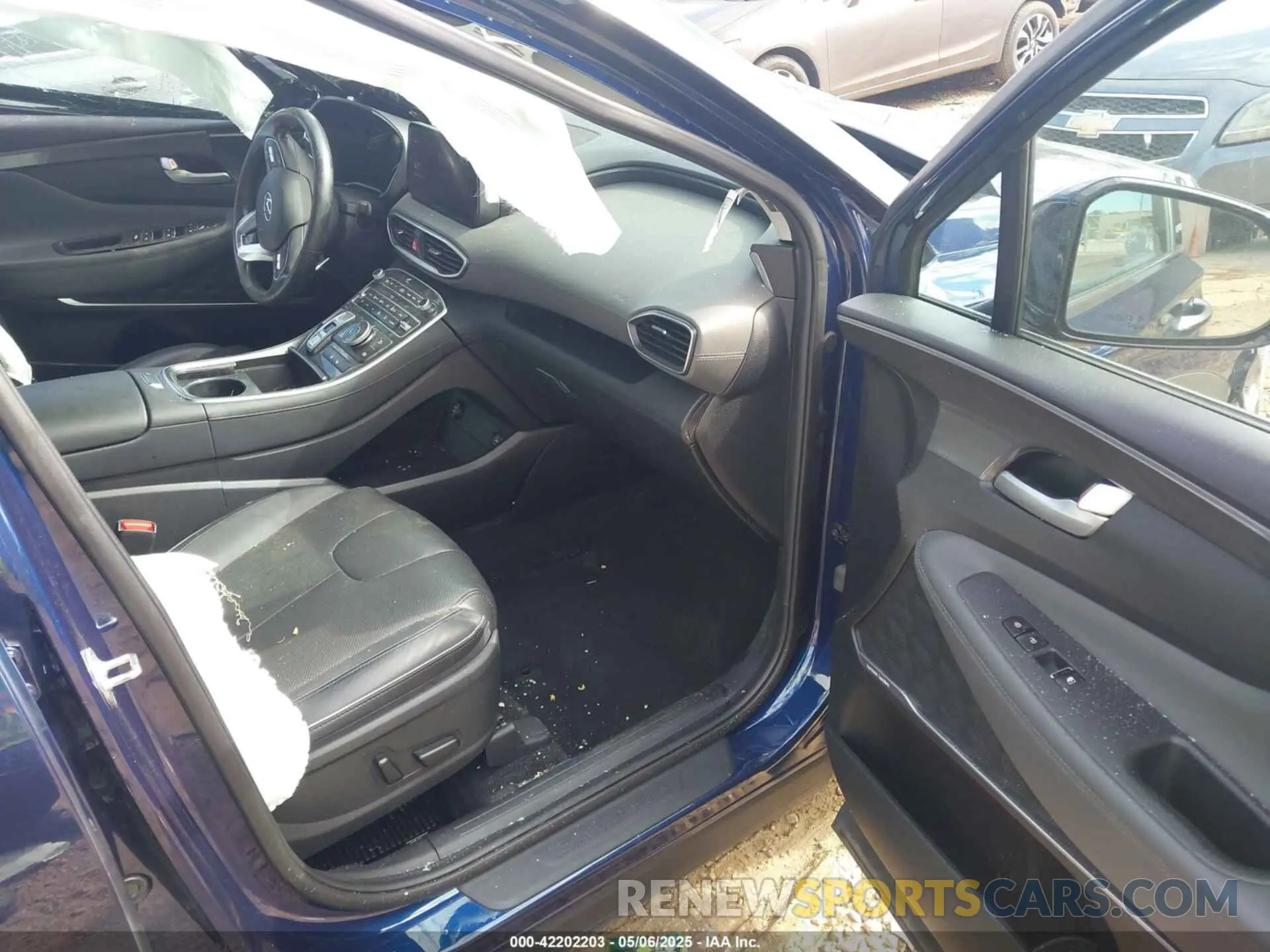 5 Photograph of a damaged car 5NMS3DAJ4NH380479 HYUNDAI SANTA FE 2022