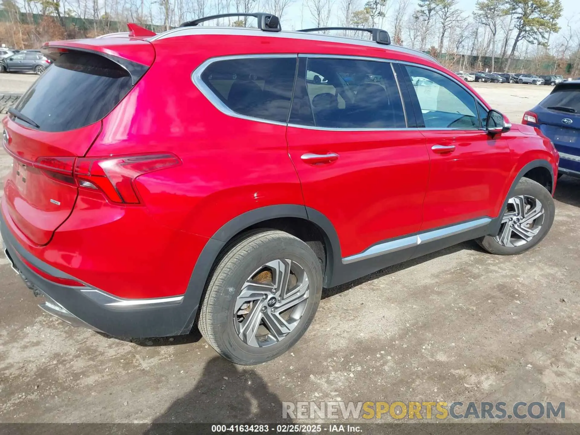 4 Photograph of a damaged car 5NMS3DAJ7NH472301 HYUNDAI SANTA FE 2022